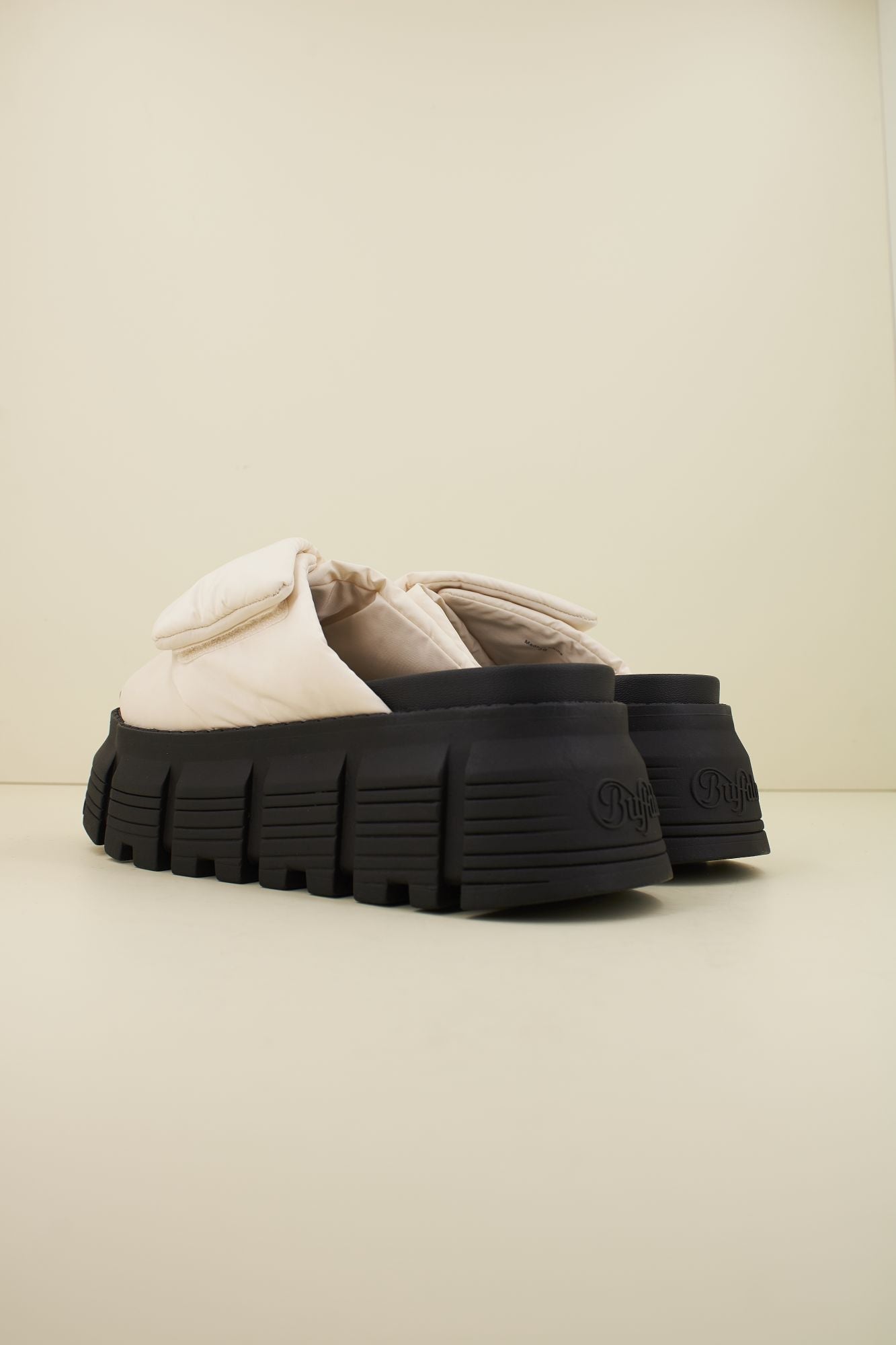BUFFALO 1602213B en color BLANCO (3)
