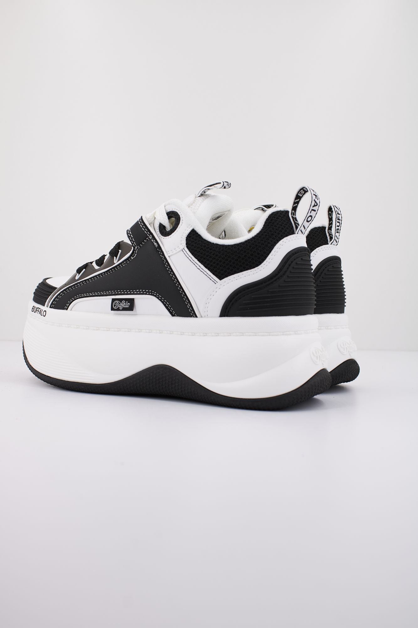 BUFFALO ORCUS en color BLANCO (3)