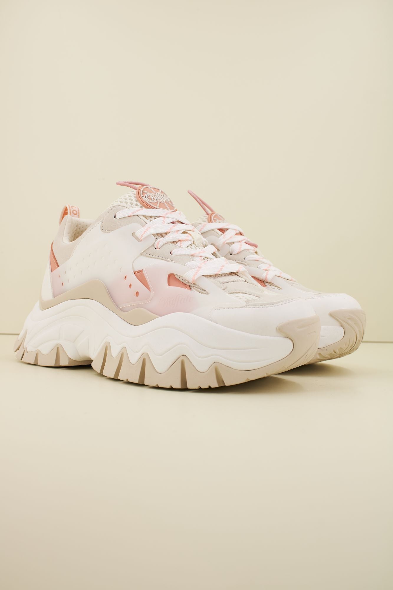 BUFFALO TRAIL ONE en color BLANCO (2)