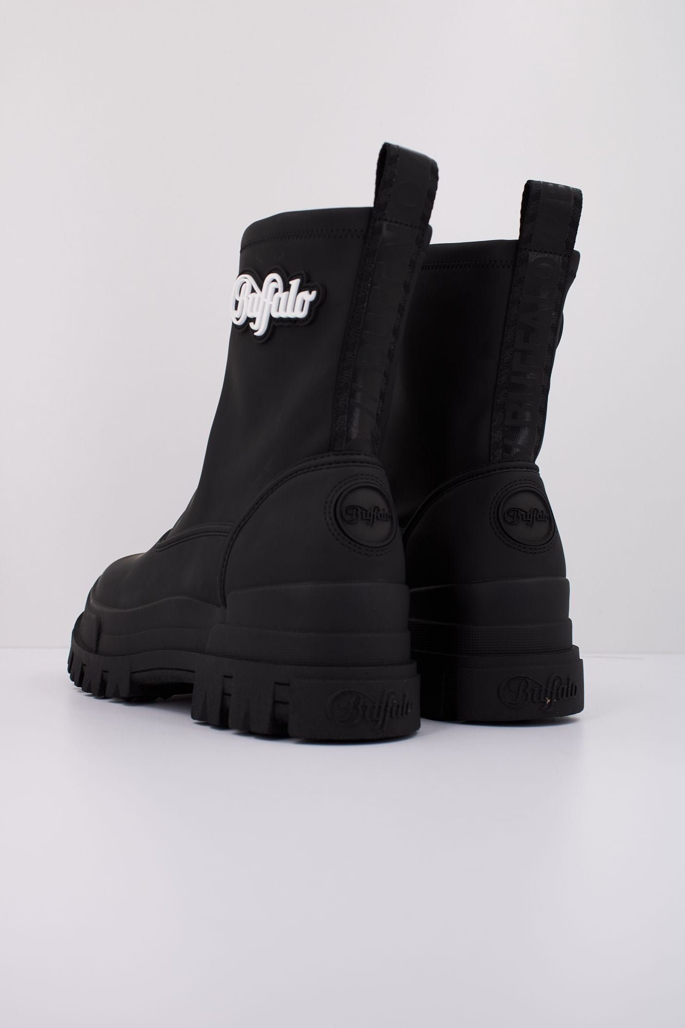 BUFFALO ASPHA RAIN ZIP en color NEGRO (4)