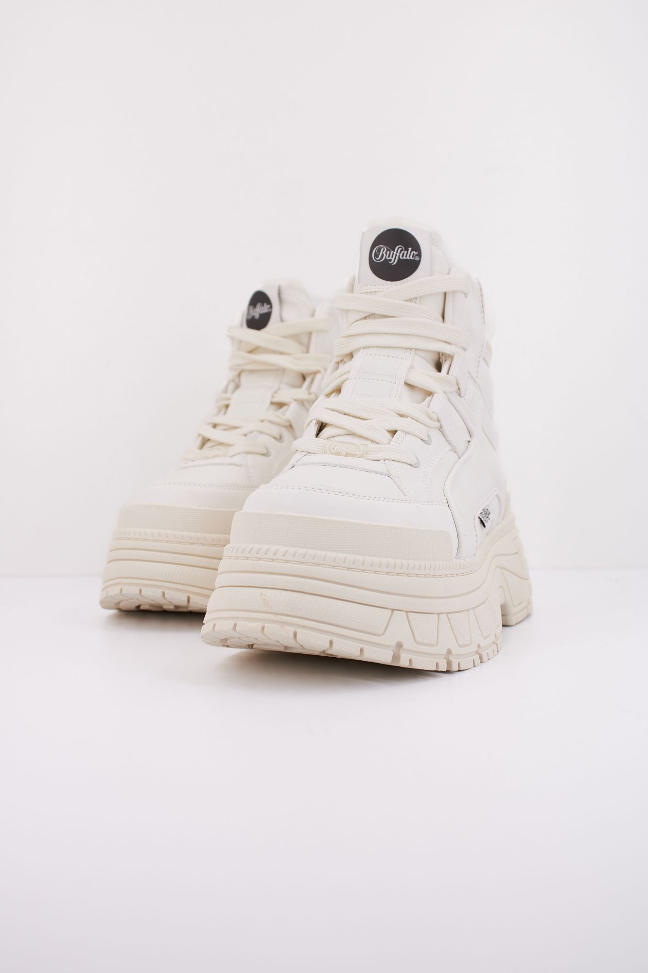 BUFFALO FUSION HYB MID en color BLANCO (2)