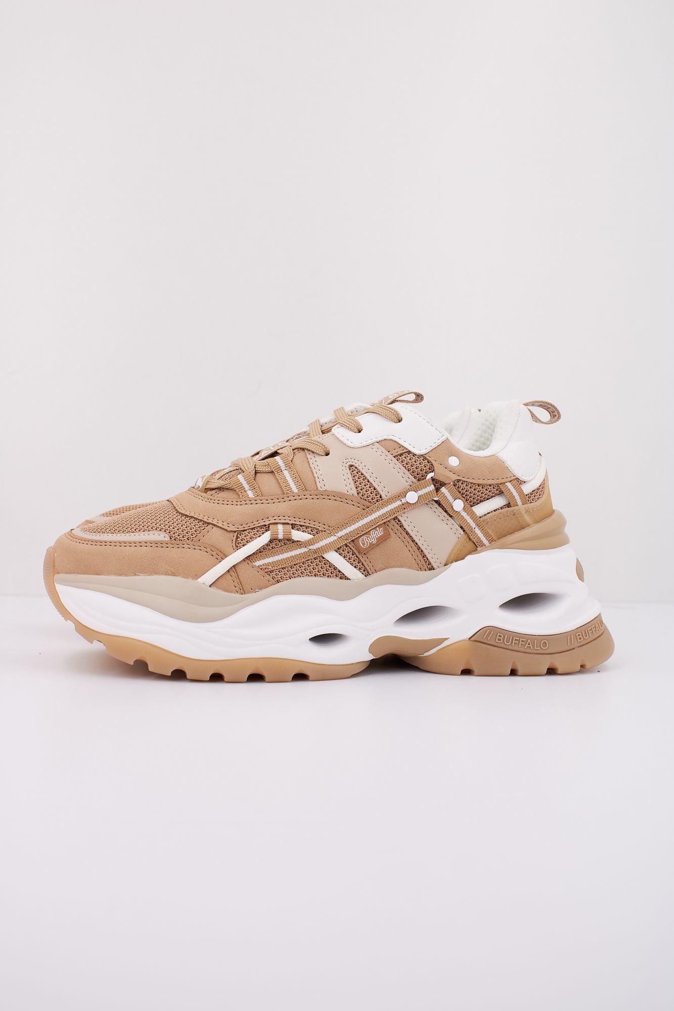 BUFFALO TRIPLET HOLLOW en color BEIS (1)