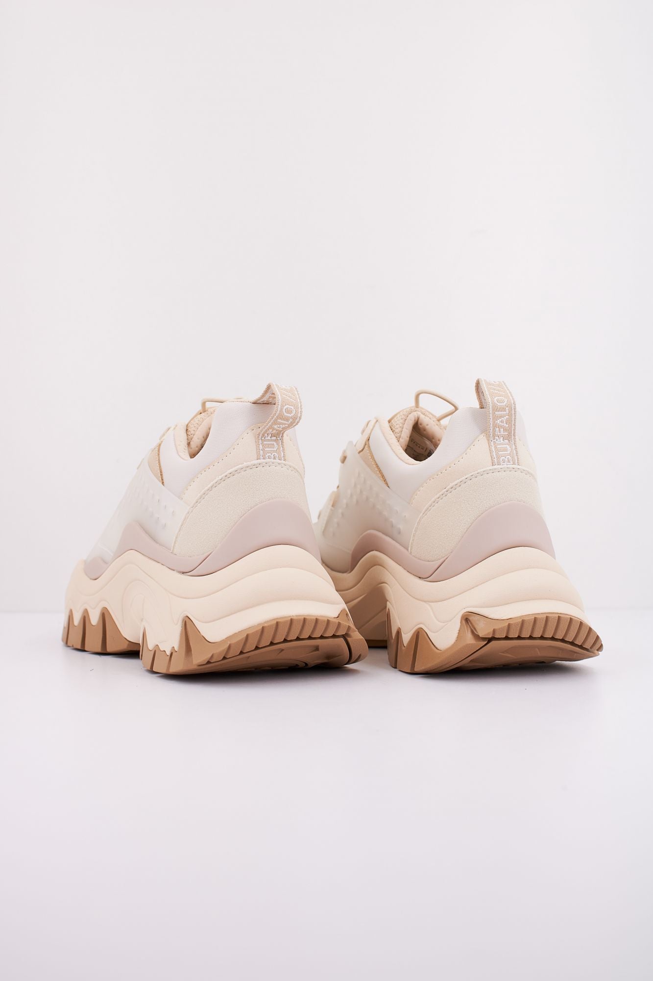 BUFFALO TRAIL ONE en color BEIS (4)