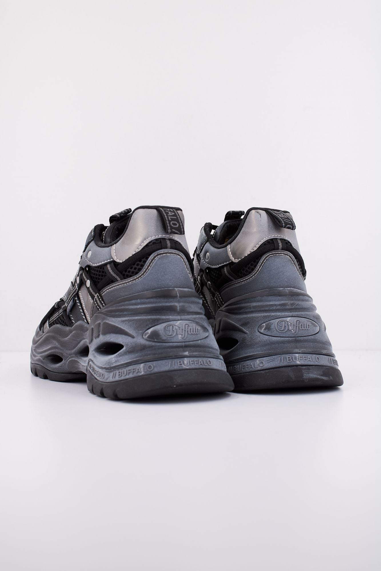 BUFFALO TRIPLET HOLLOW VNTG en color GRIS (4)