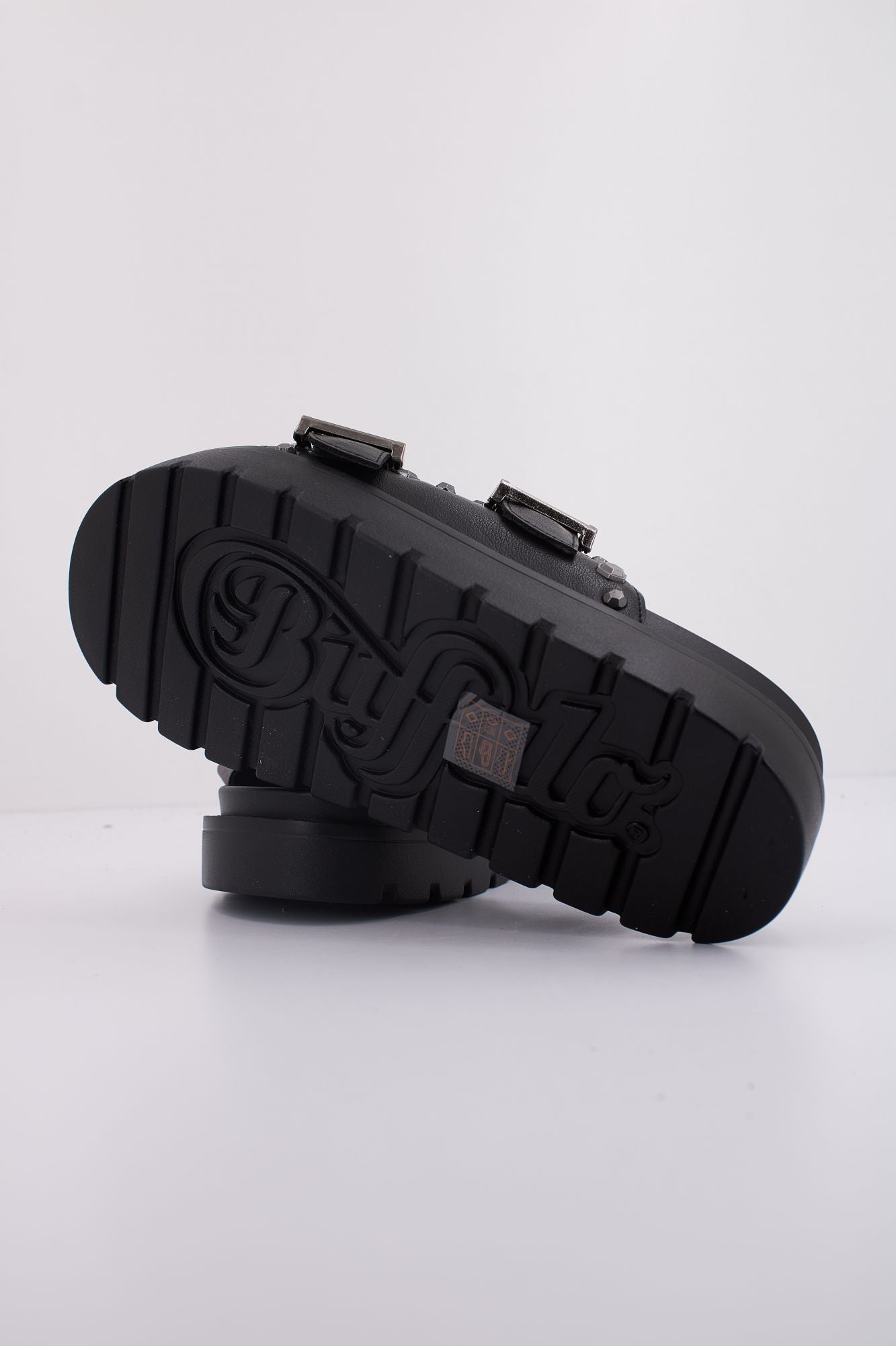 BUFFALO RAYA ARI STUD VEGAN en color NEGRO (5)