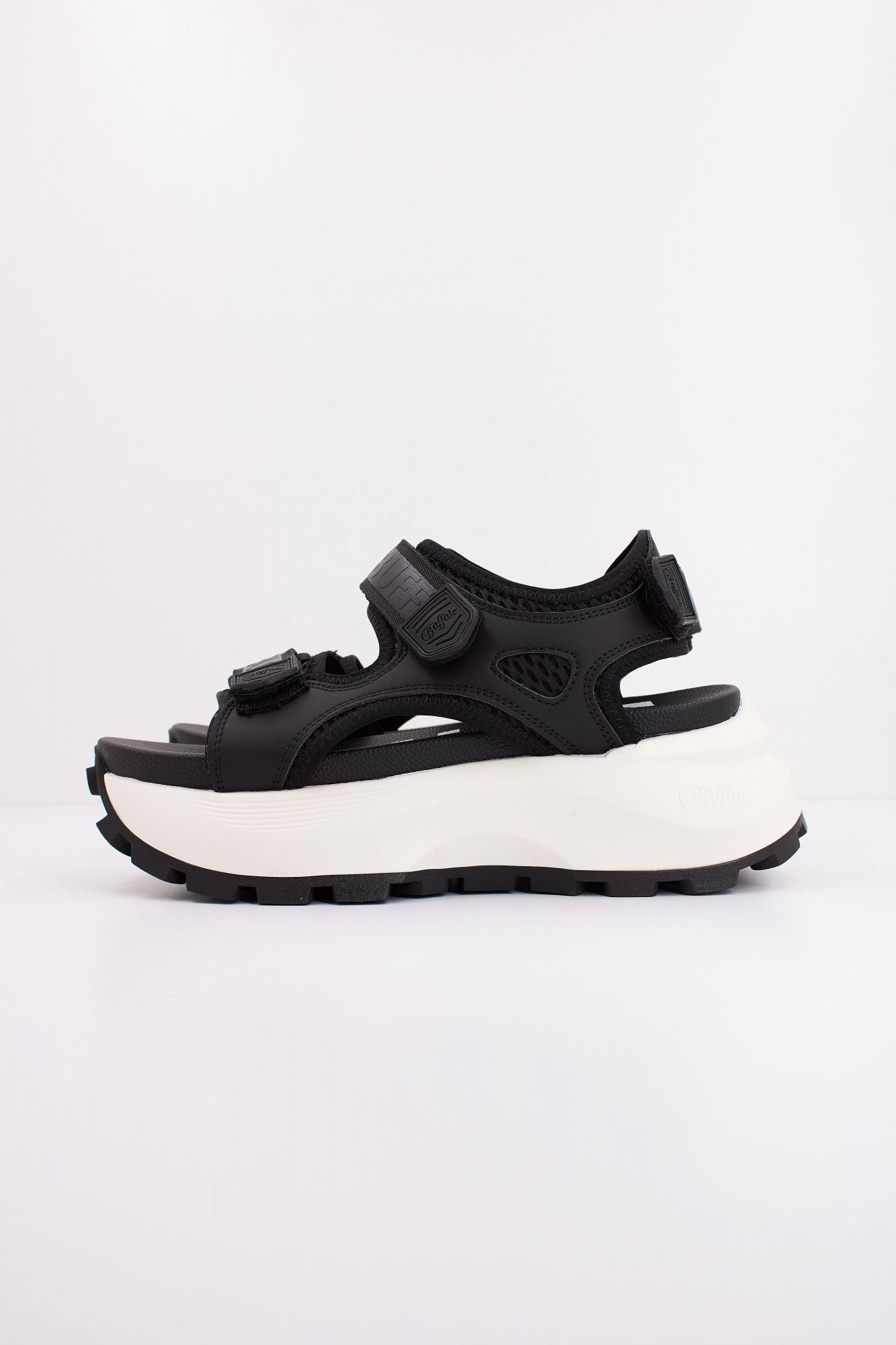 BUFFALO MANHATTEN SND en color NEGRO (1)