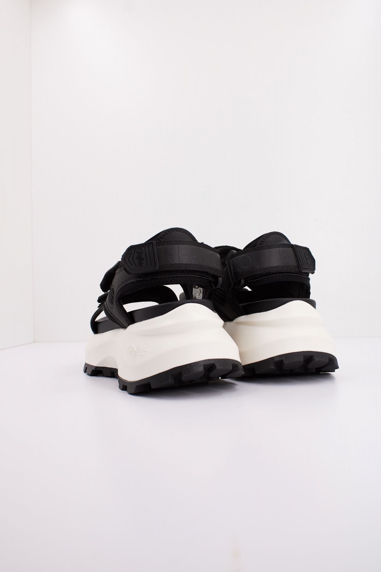 BUFFALO MANHATTEN SND en color NEGRO (4)