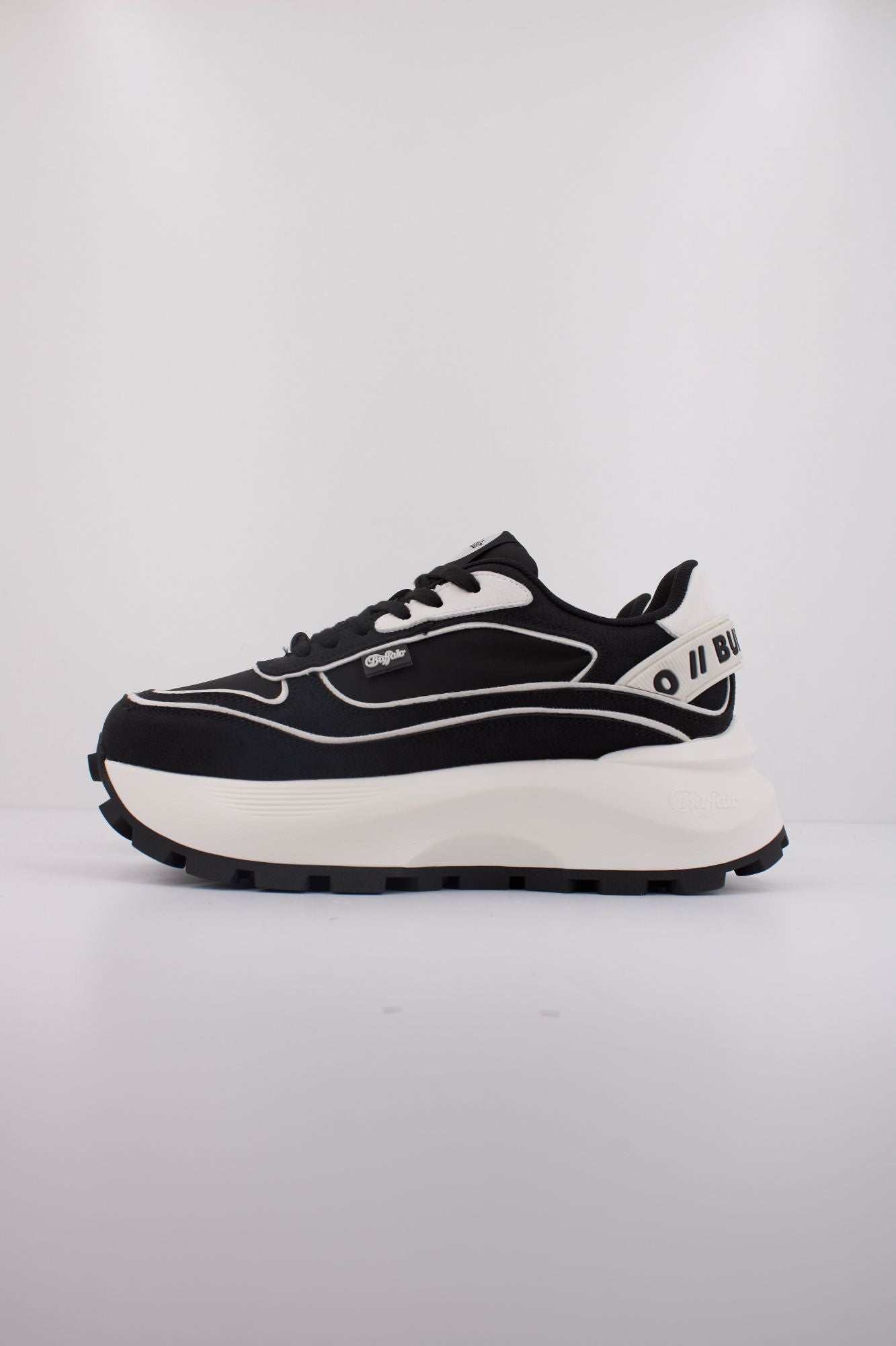 BUFFALO MANHATTEN ONE en color NEGRO (1)