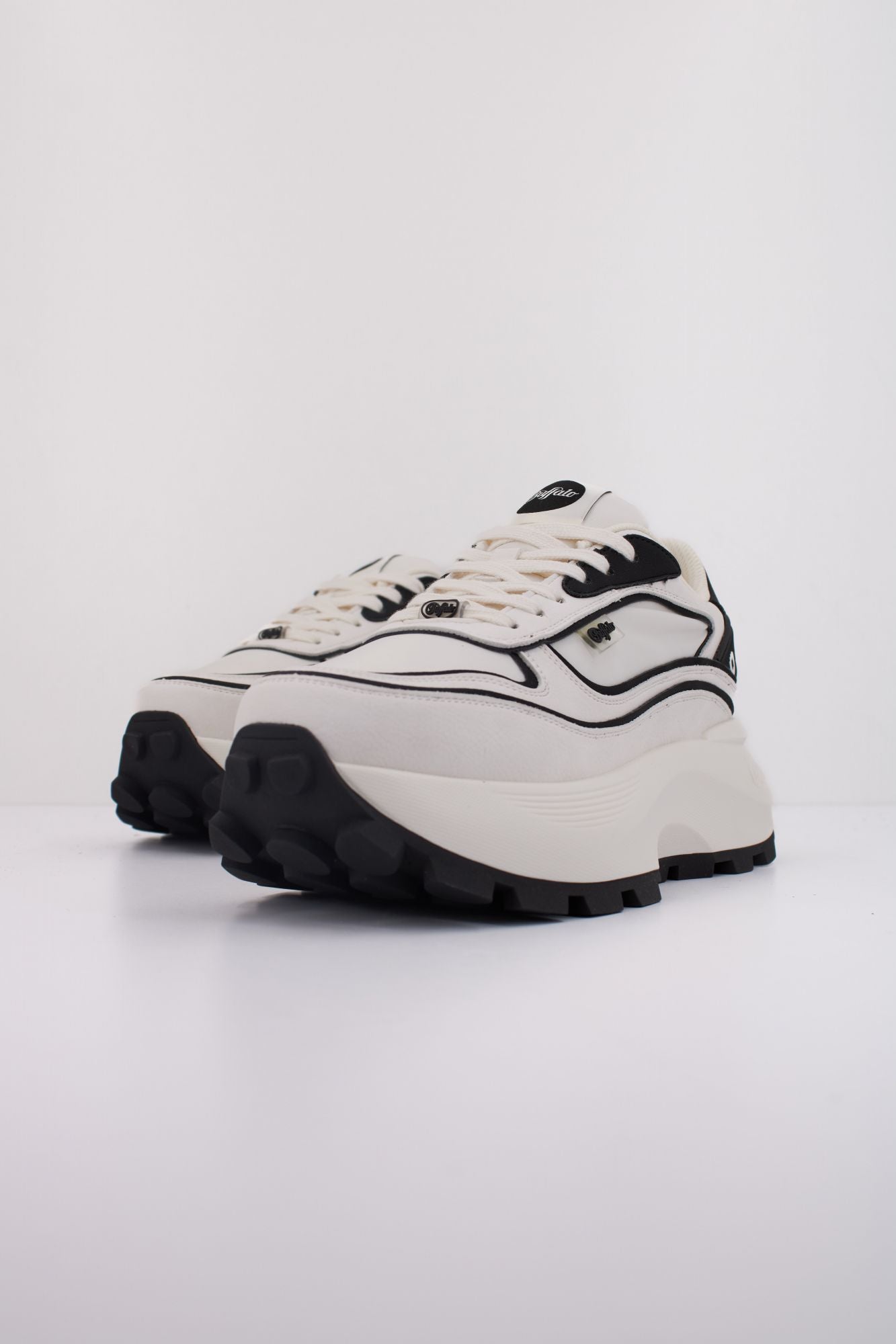 BUFFALO MANHATTEN ONE en color BLANCO (2)