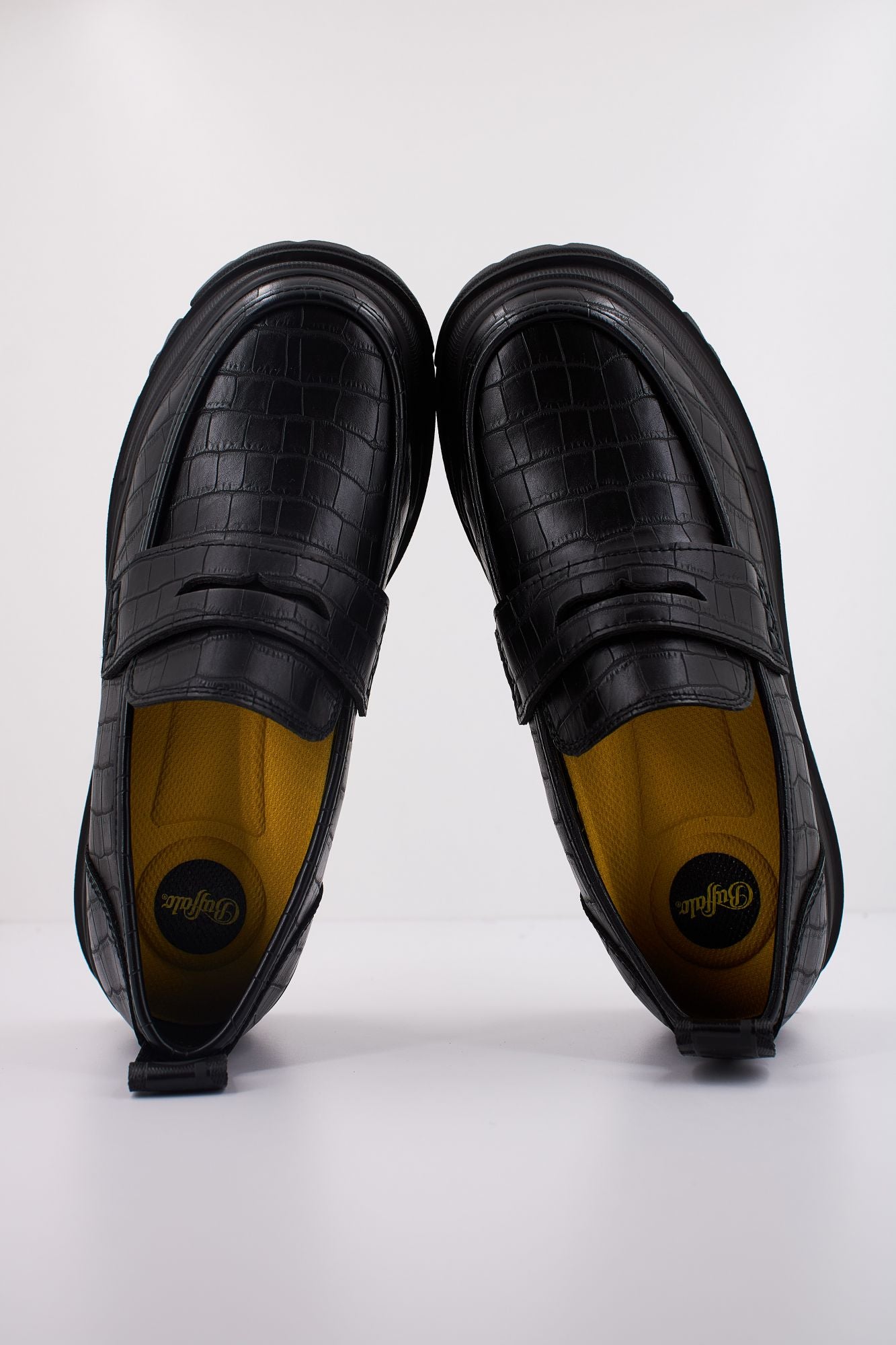 BUFFALO ASPHA LOAFER en color NEGRO (3)