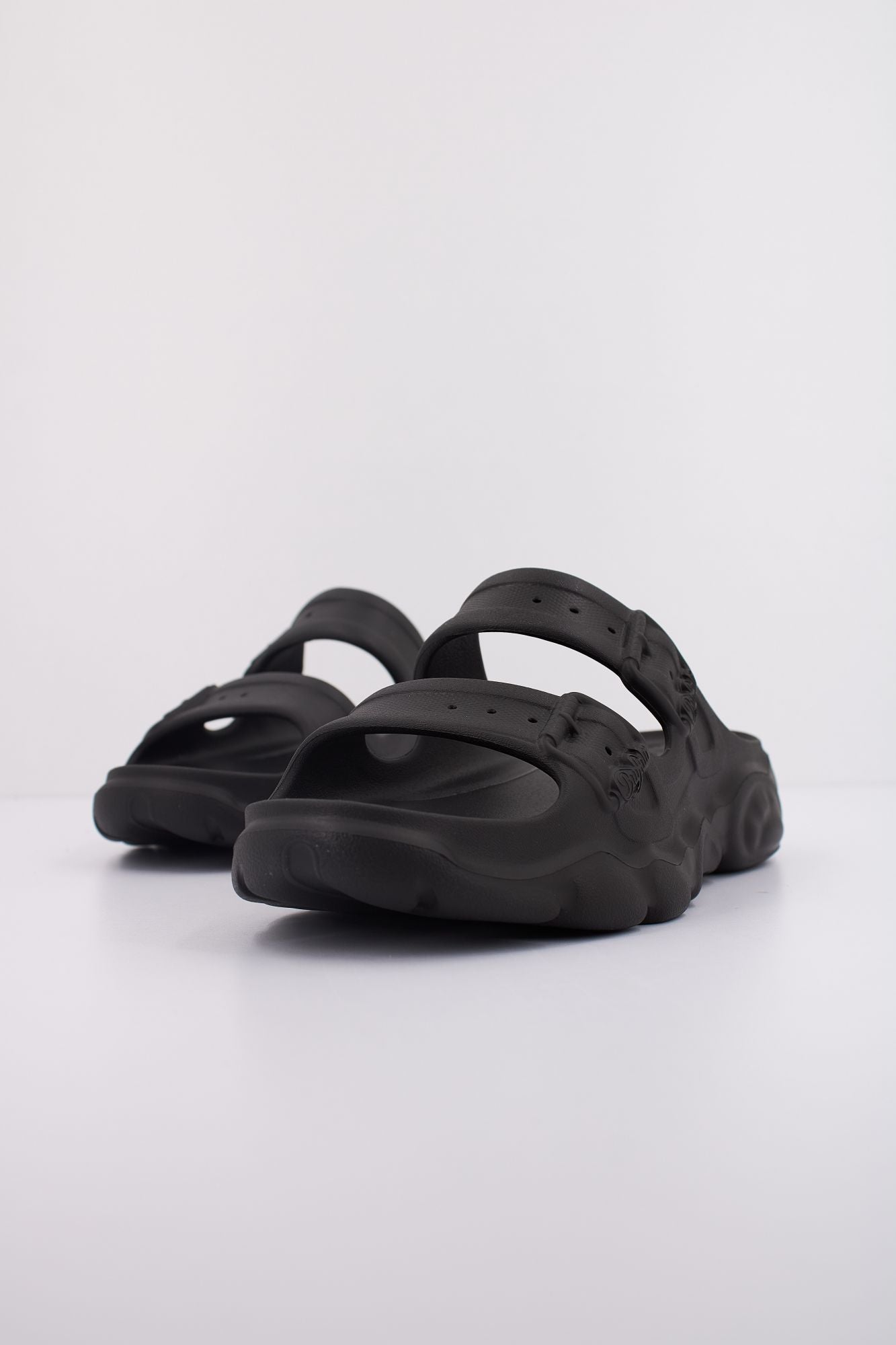 BUFFALO CLD ARI SLIDE en color NEGRO (2)