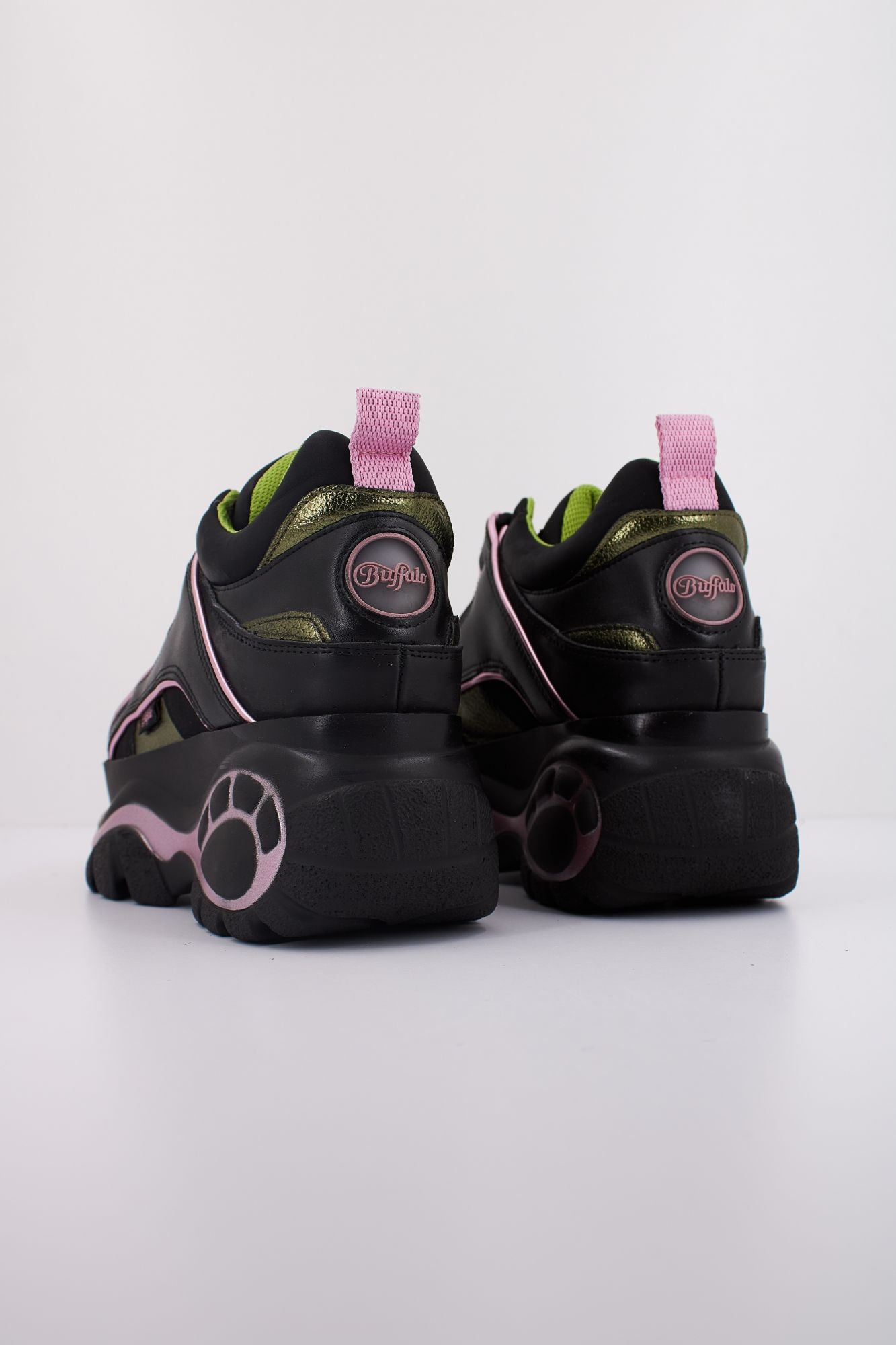 BUFFALO REV en color NEGRO (4)