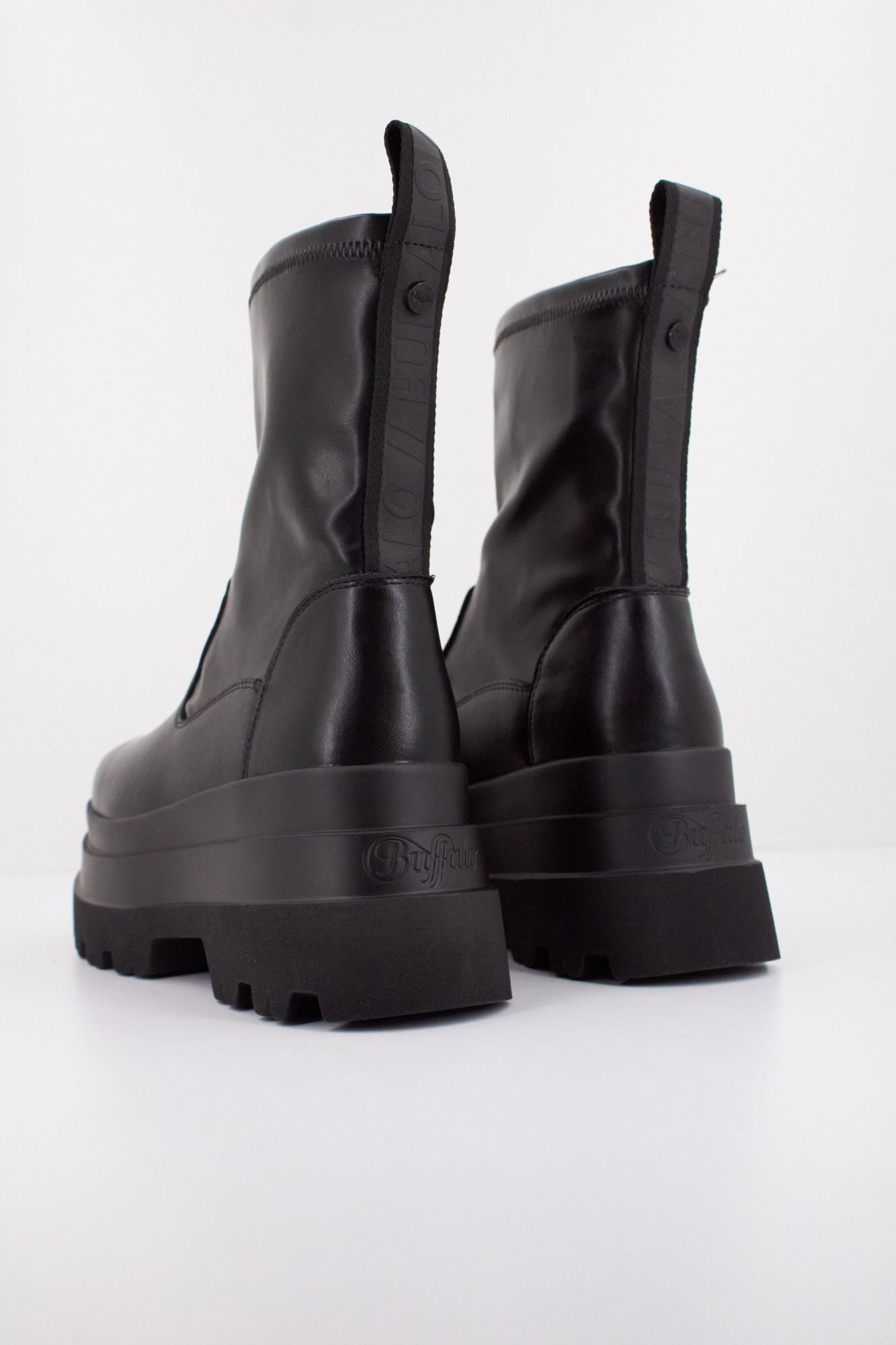 BUFFALO JUPITER SOCK BOOT en color NEGRO (4)