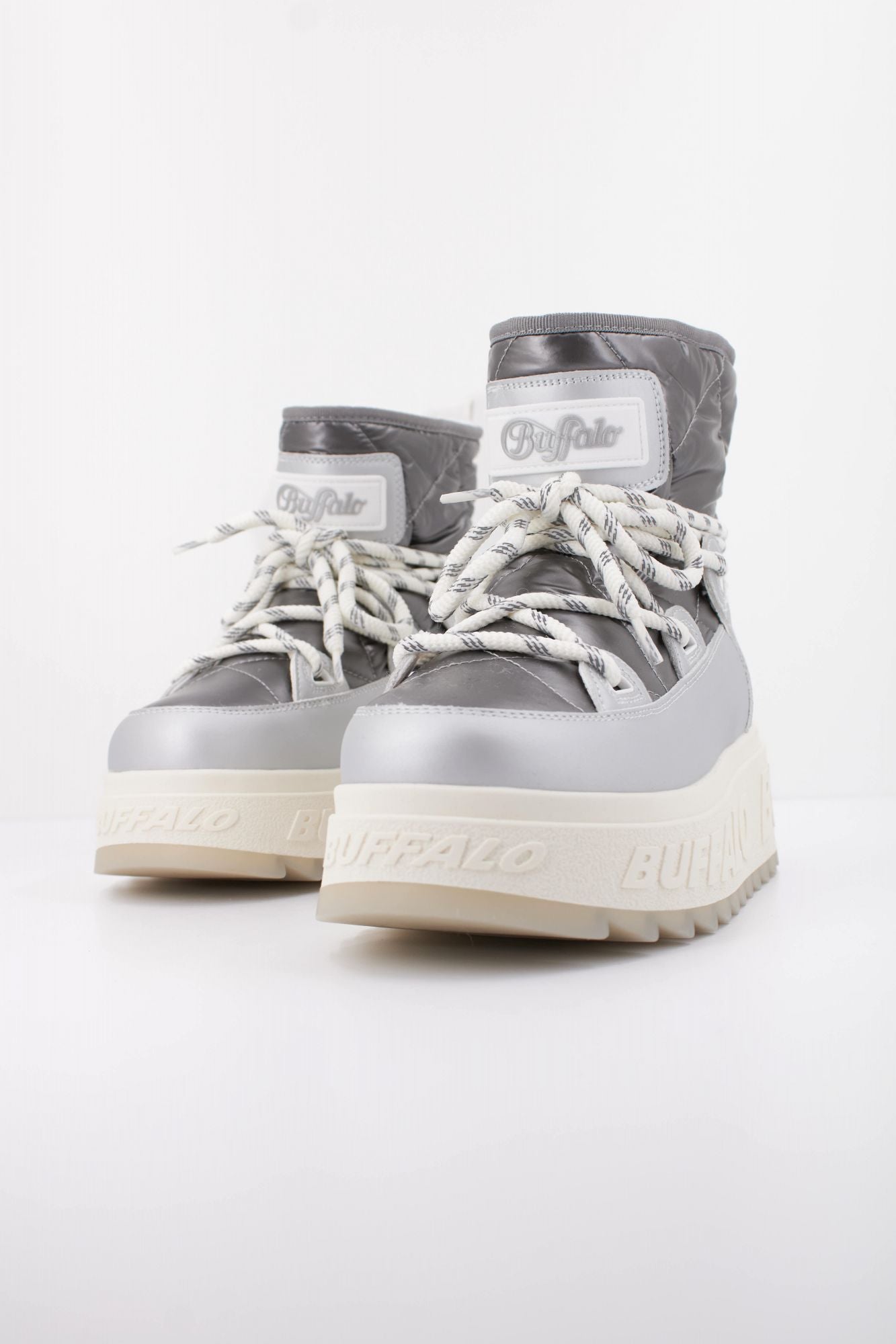 BUFFALO ELIZA SNOW BOOT en color PLATA (2)