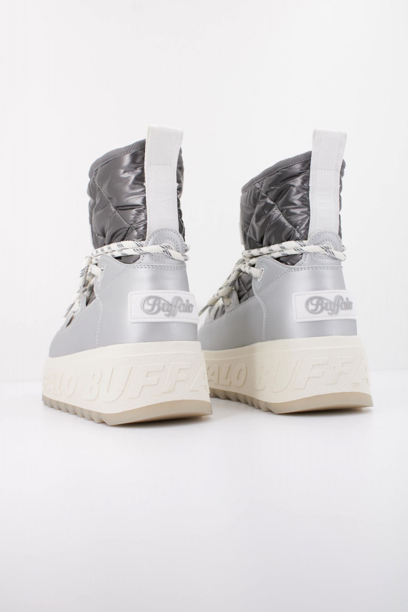 BUFFALO ELIZA SNOW BOOT en color PLATA (4)
