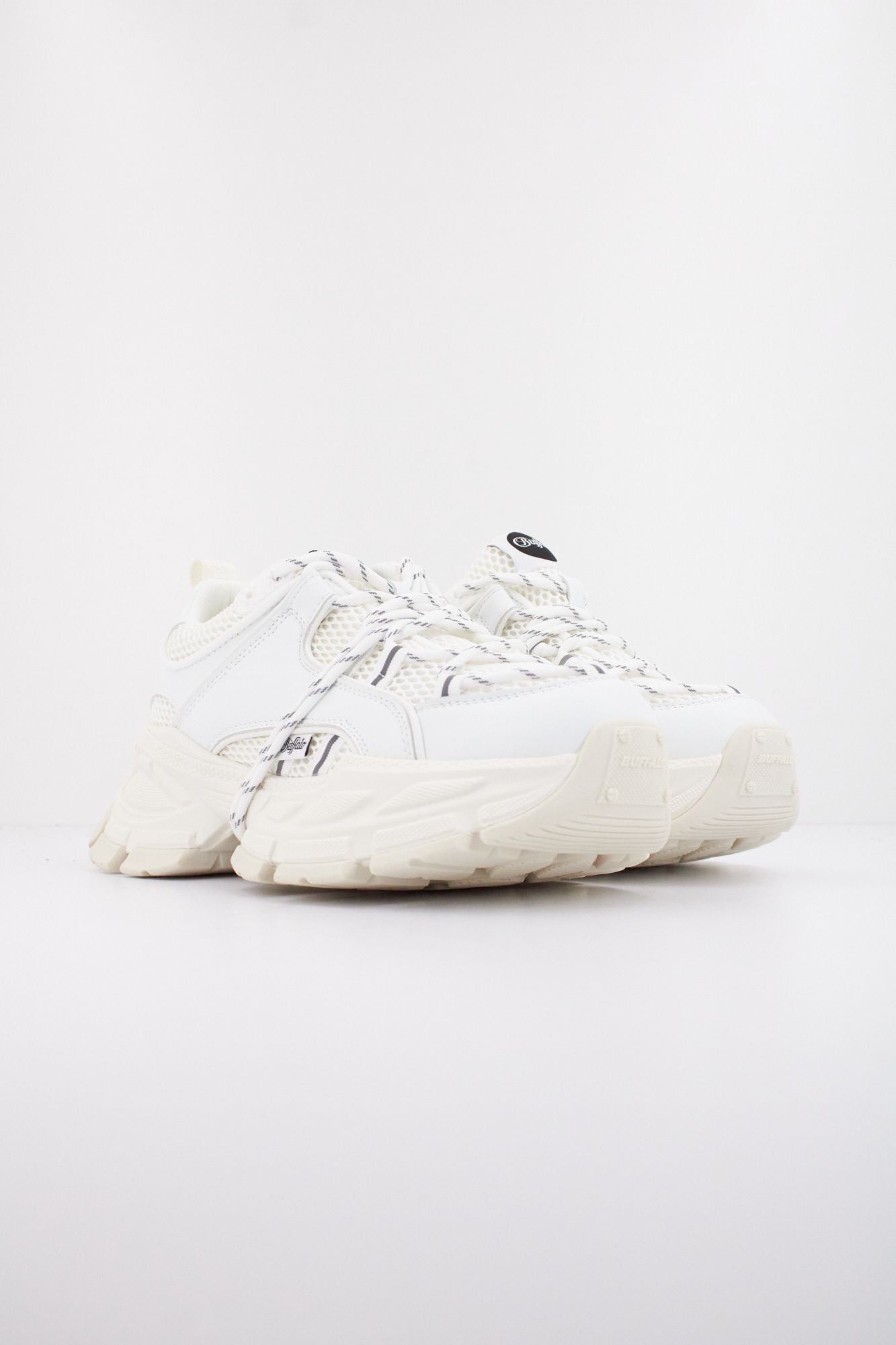 BUFFALO SATURN LACE en color BLANCO (2)