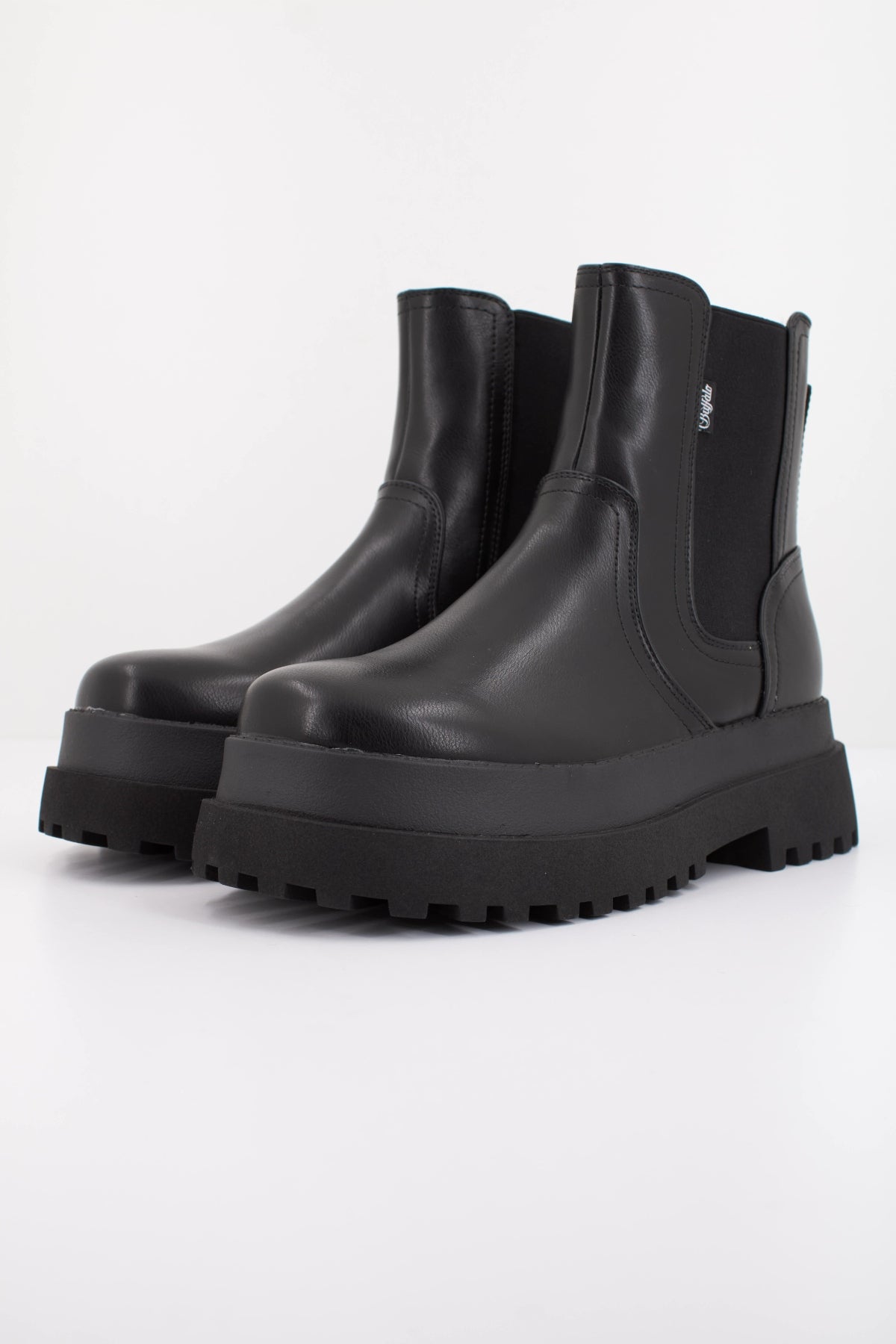 BUFFALO PLUTO CHELSEA VEGAN N en color NEGRO (2)