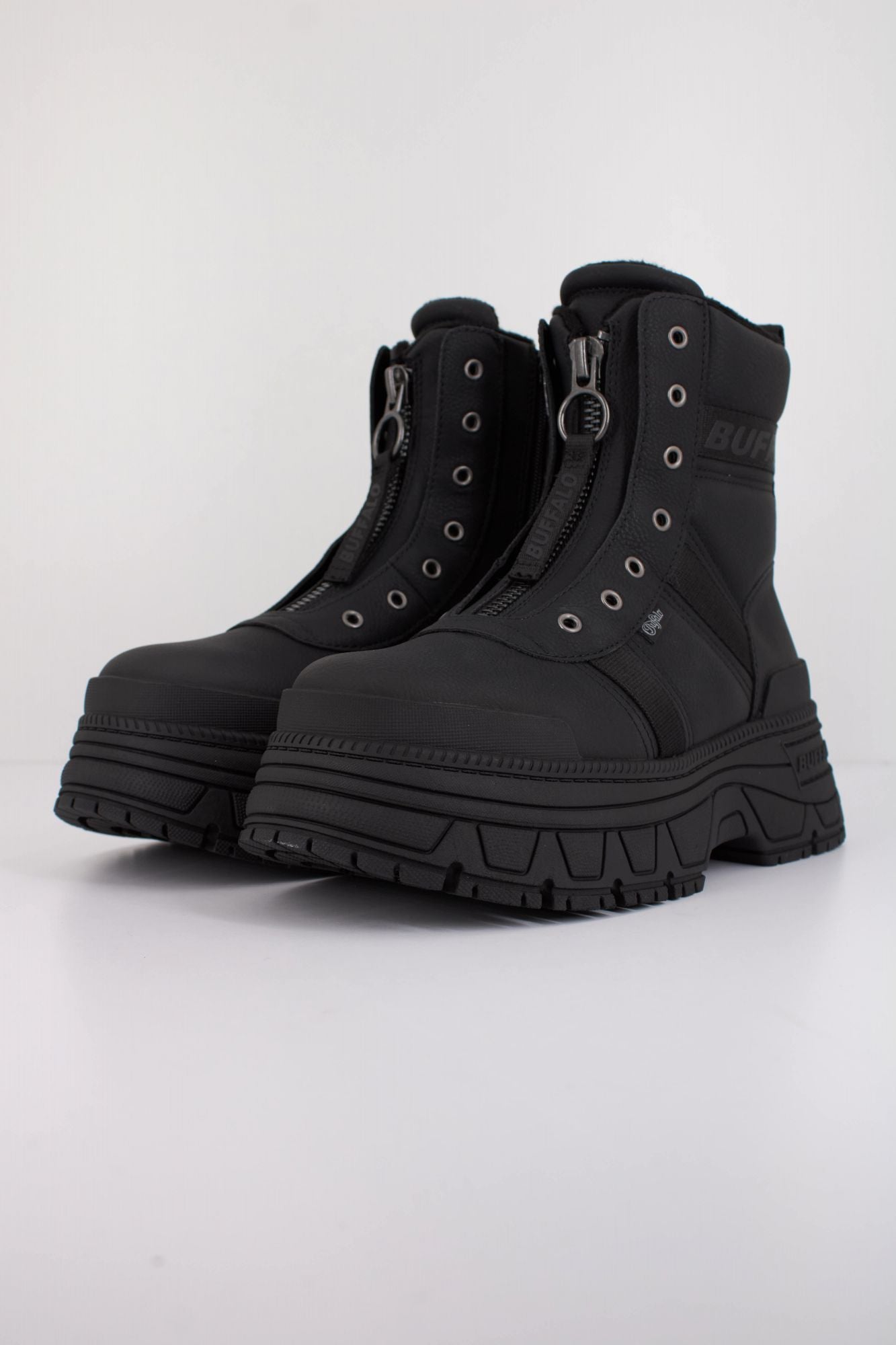 BUFFALO FUSION FRONT ZIP VEGA en color NEGRO (2)