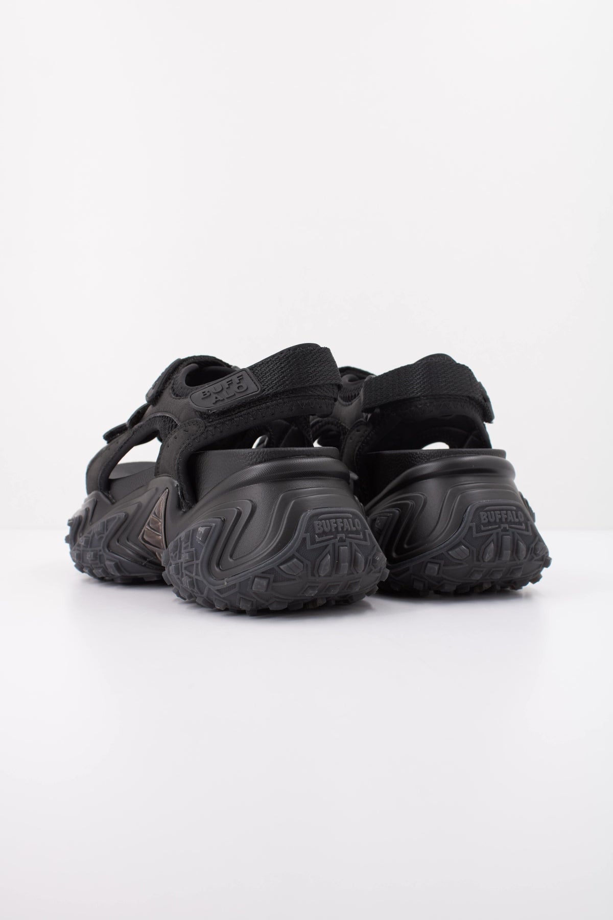 BUFFALO 1602366B en color NEGRO (4)