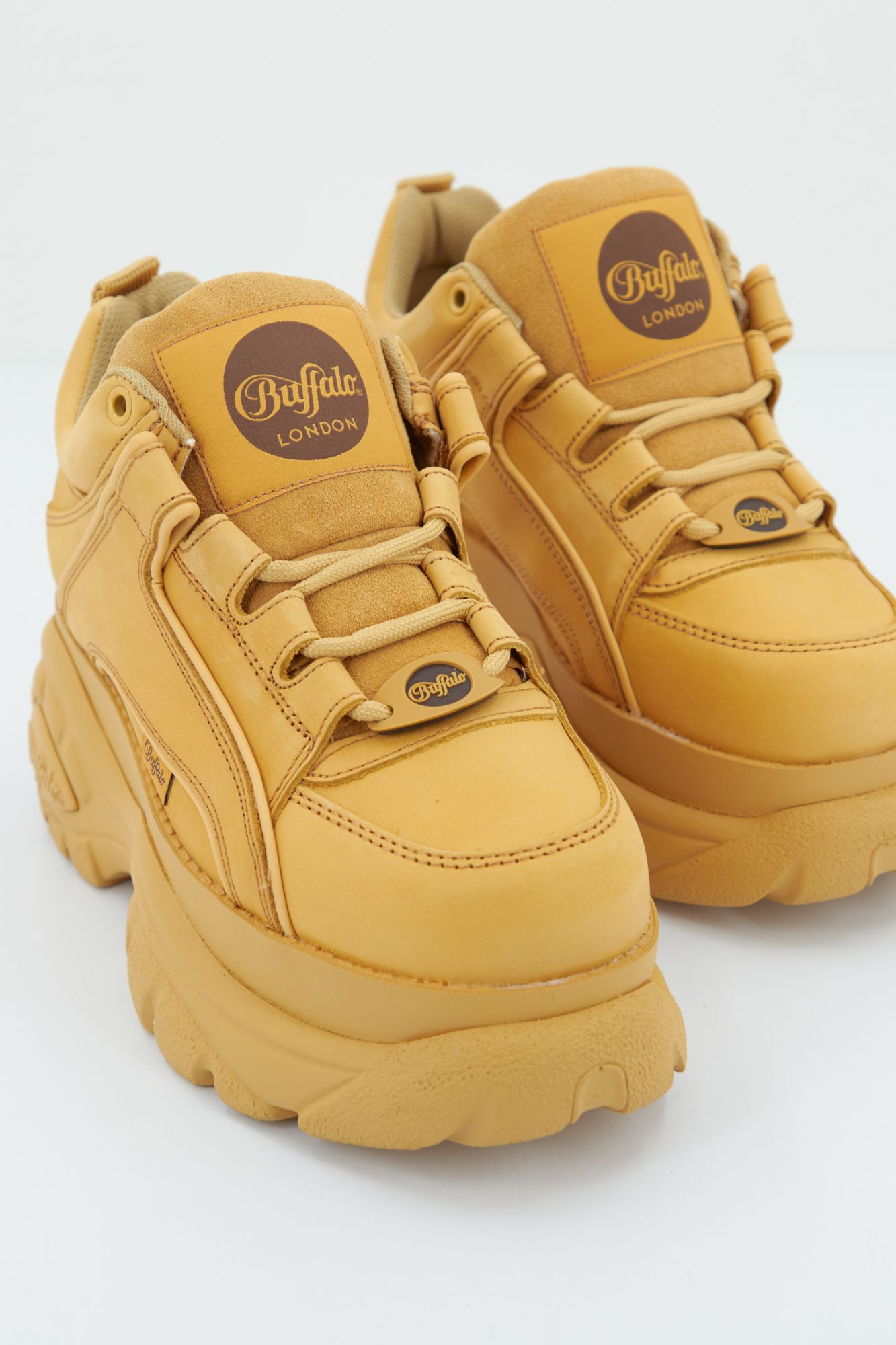 BUFFALO 1533041 en color MARRON CLARO (4)