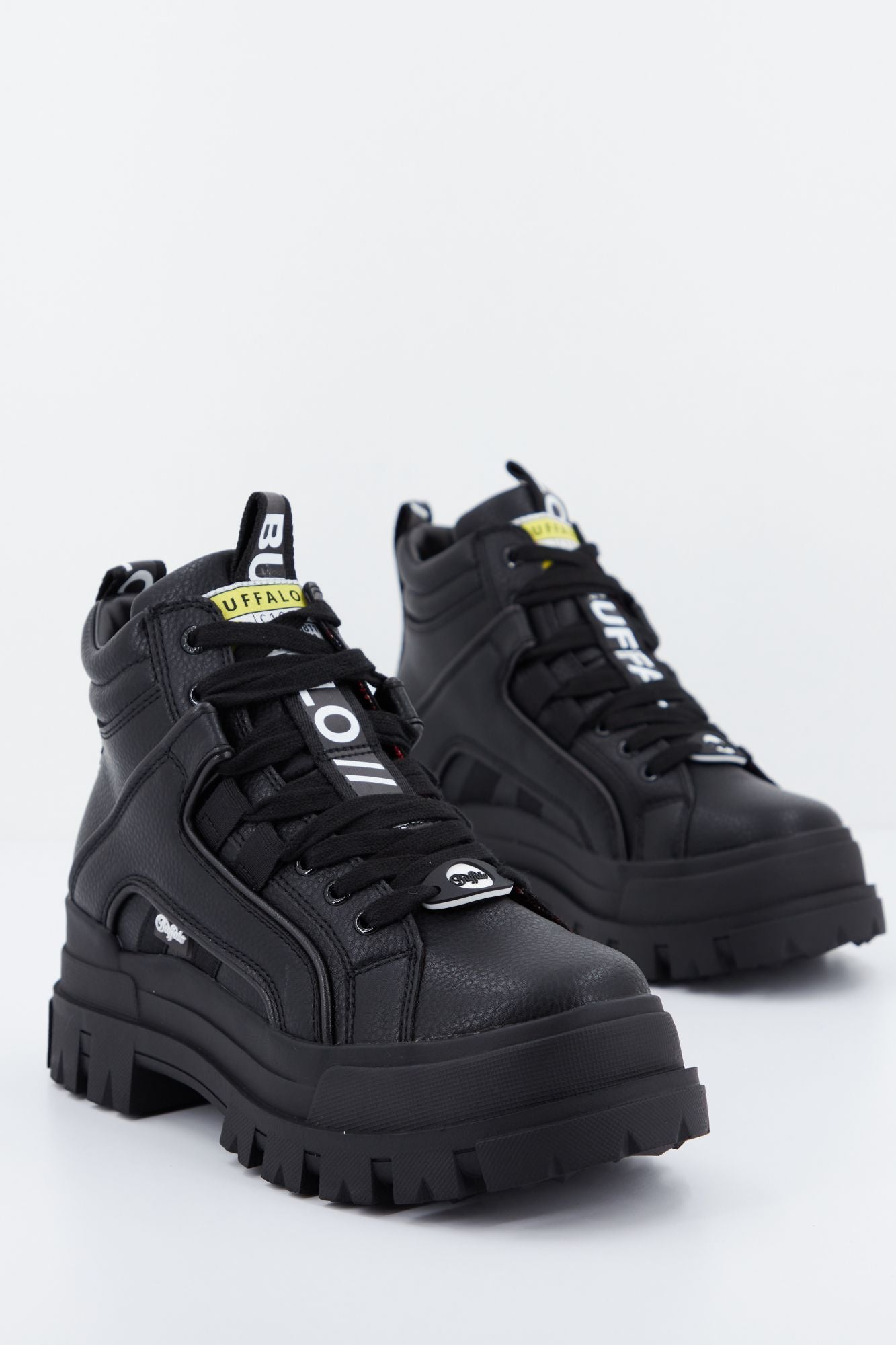 BUFFALO ASPHA NC MID VEGAN en color NEGRO (2)