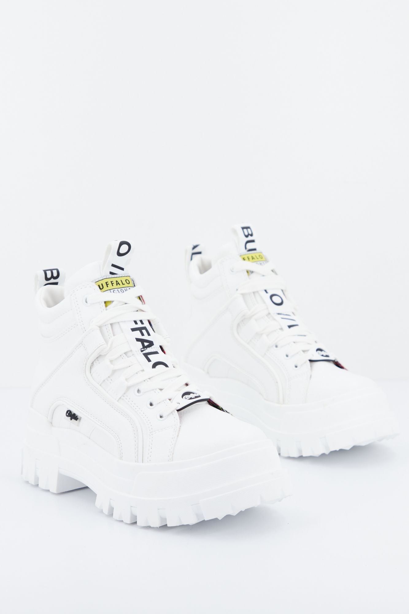BUFFALO ASPHA NC MID en color BLANCO (2)