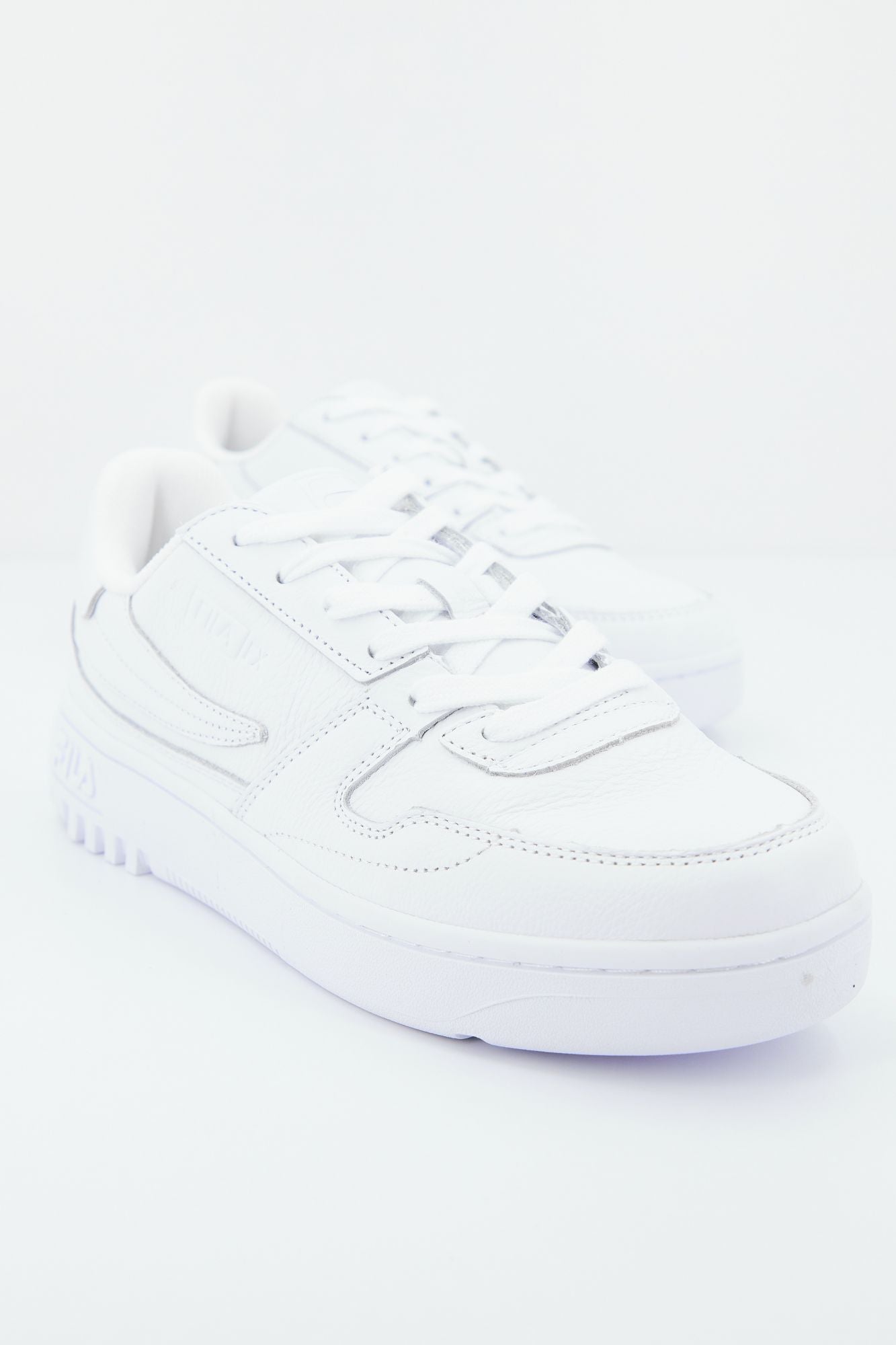 FILA FXVENTUNO LUX LOW en color BLANCO (1)