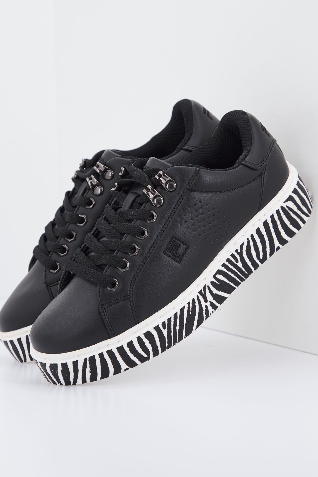 FILA CROSSCOURT ALTEZZA en color NEGRO (1)