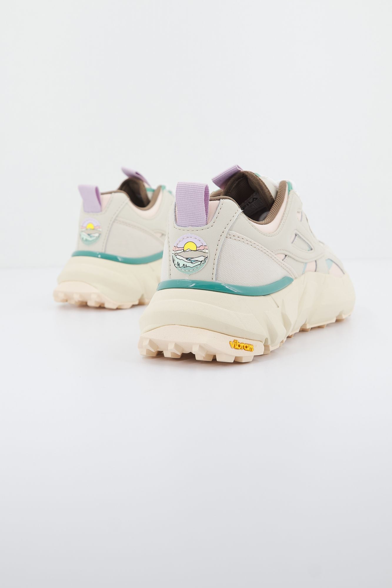 FILA FOGLIA WMN en color BEIS (3)
