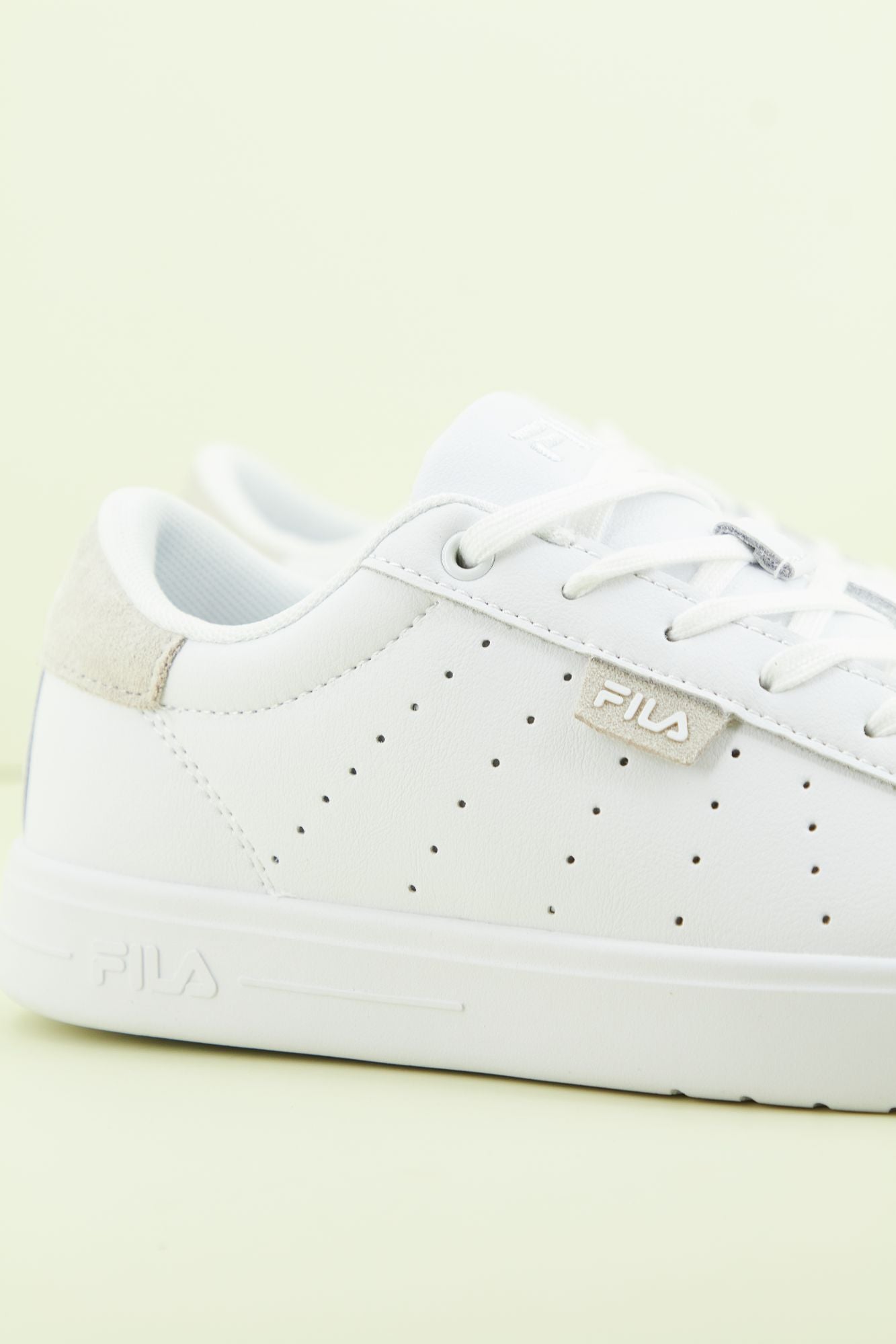FILA LUSSO WMN en color BLANCO (4)