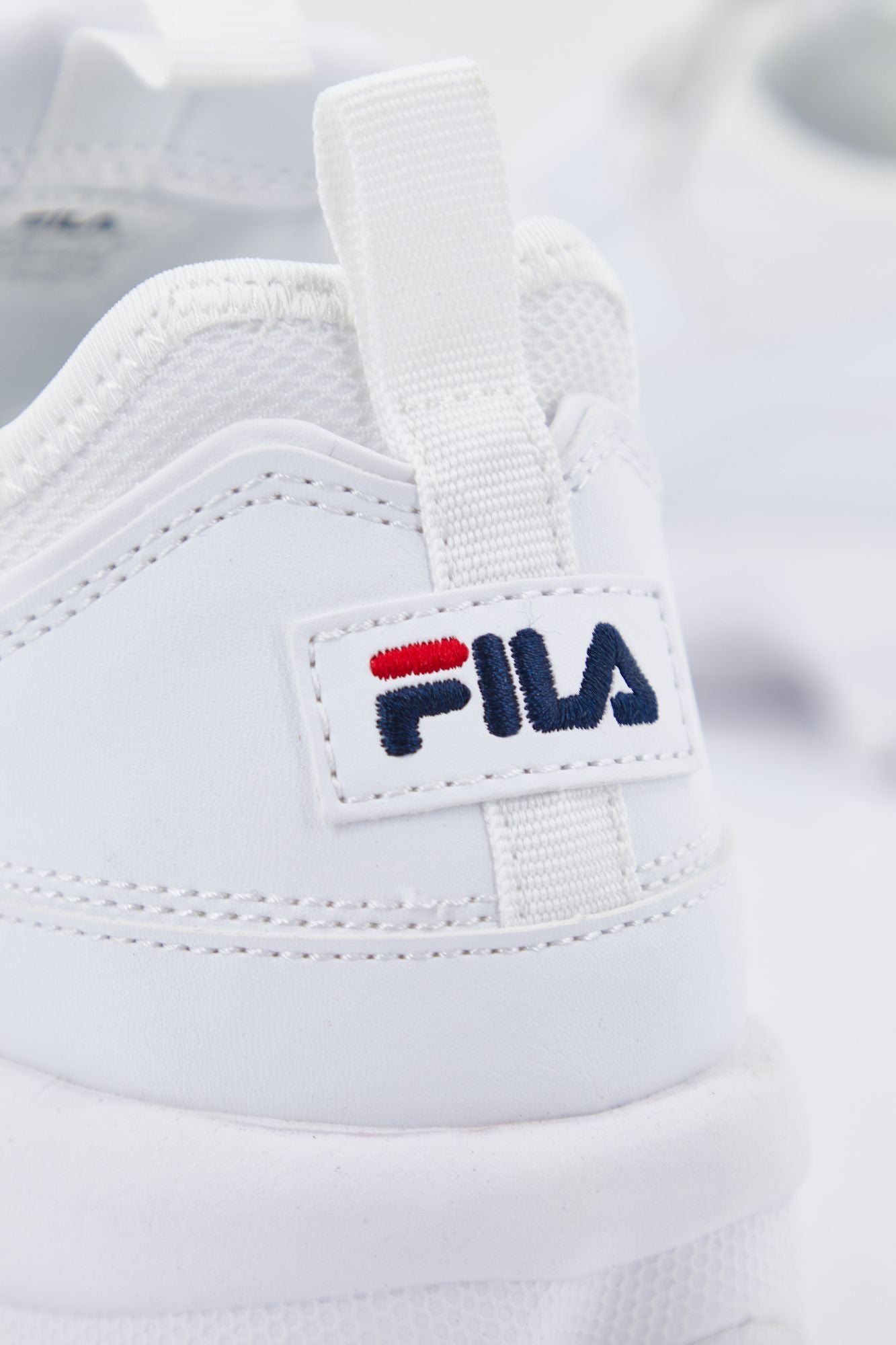 FILA DISRUPTOR en color BLANCO (4)