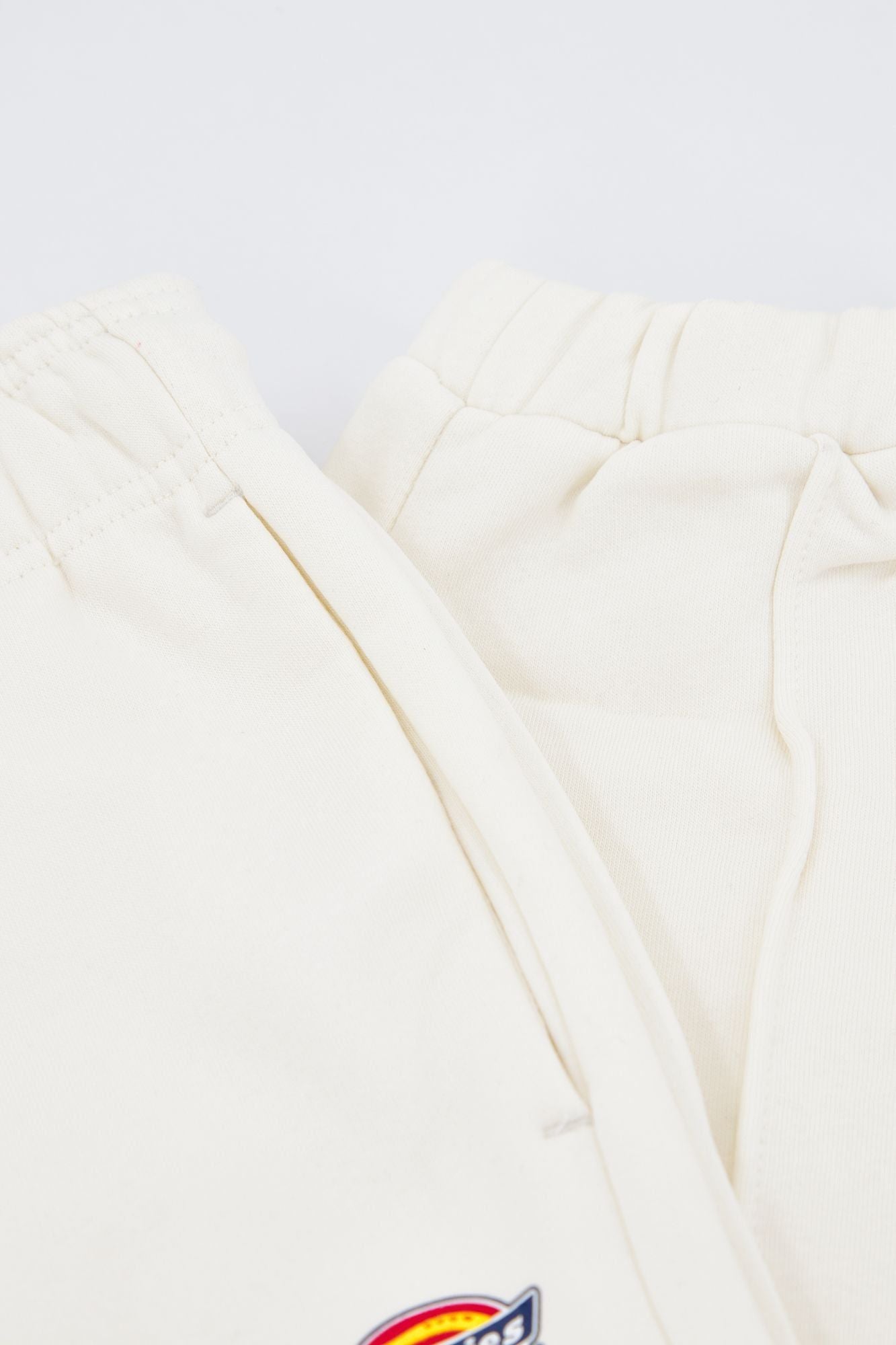 DICKIES MAPLETON SWEATPANT WOM en color BLANCO (4)