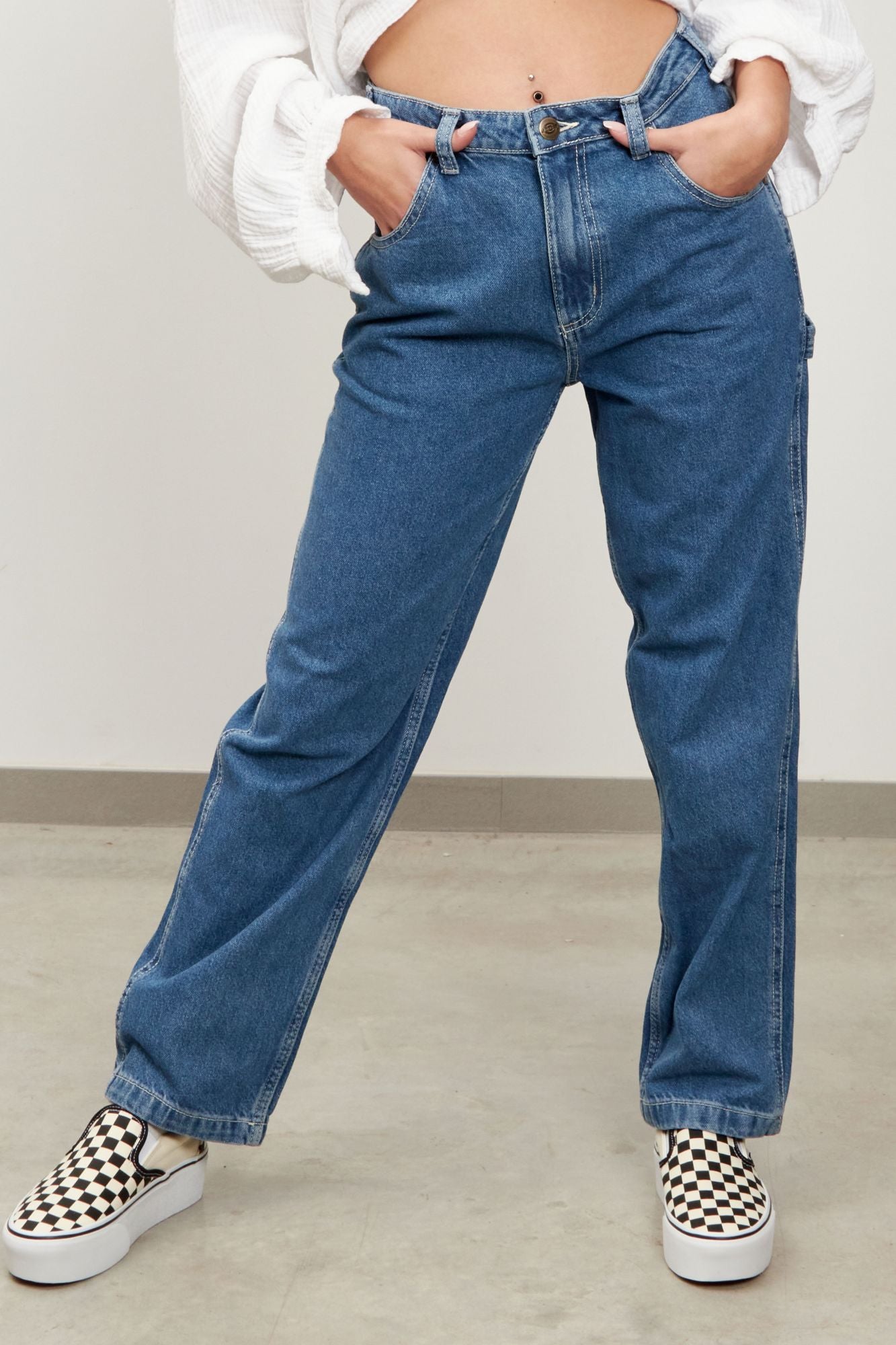 DICKIES PANTALÓN ELLENDALE DENIM en color AZUL (1)