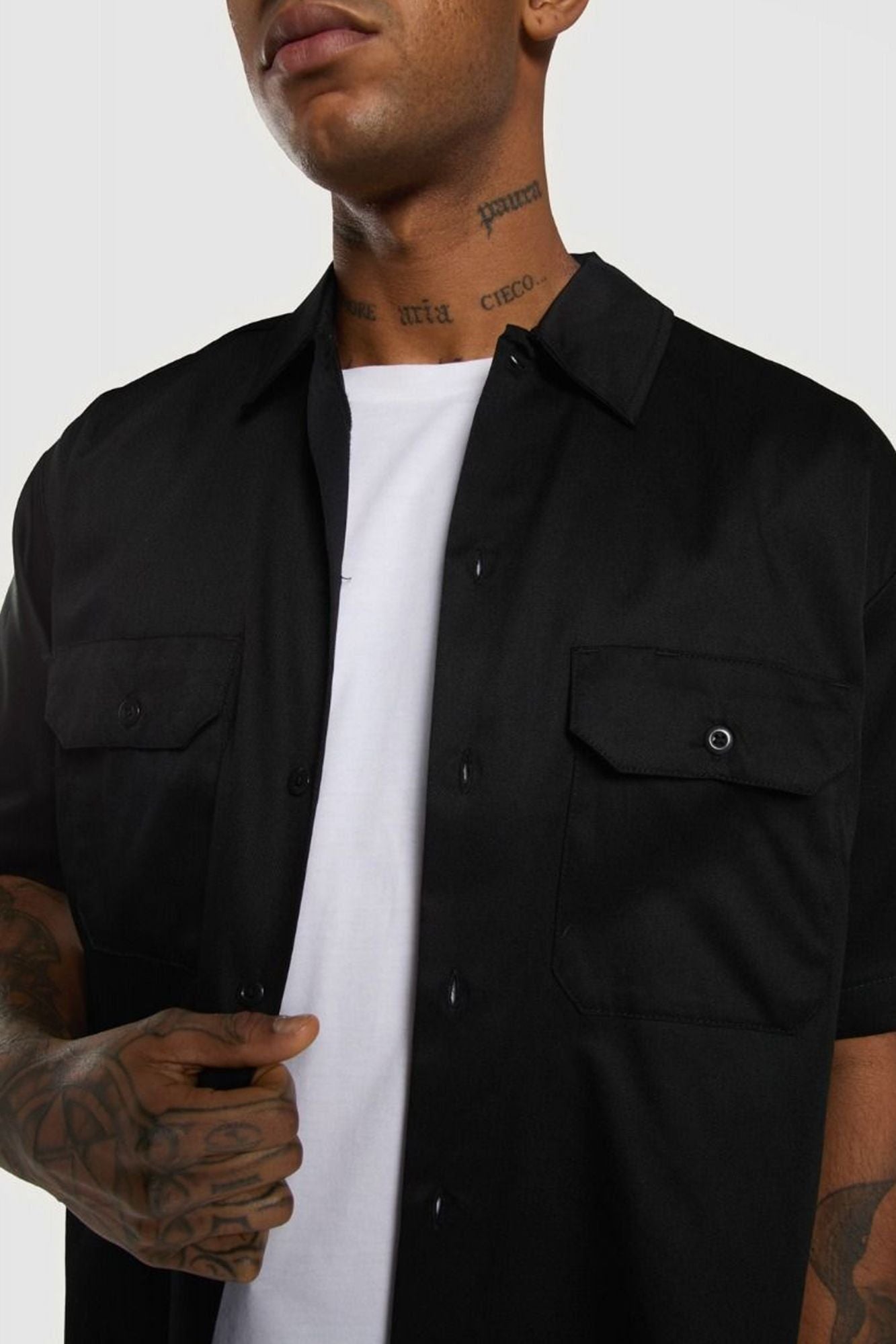 DICKIES WORK SHIRT SS REC BLAC en color NEGRO (4)