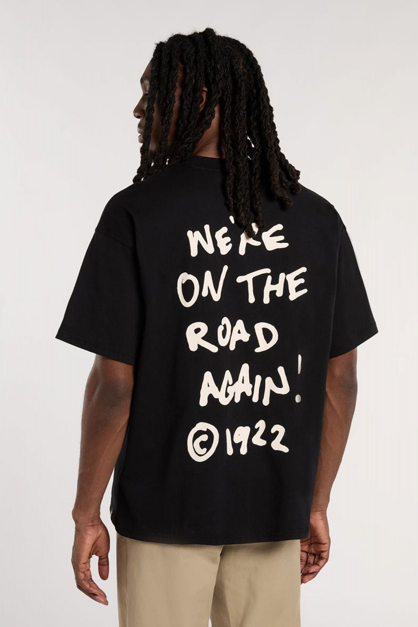 DICKIES SNEEDVILLE TE en color NEGRO (3)