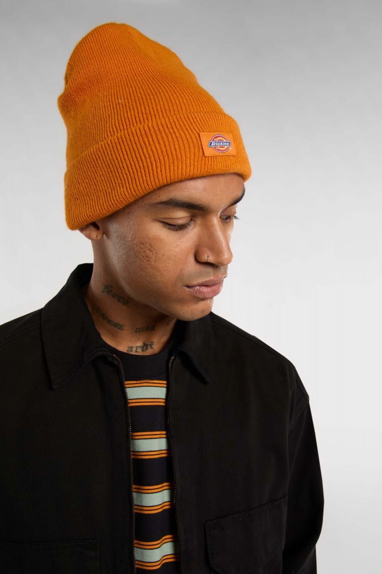 DICKIES GIBSLAND BEANIE en color NARANJA (3)
