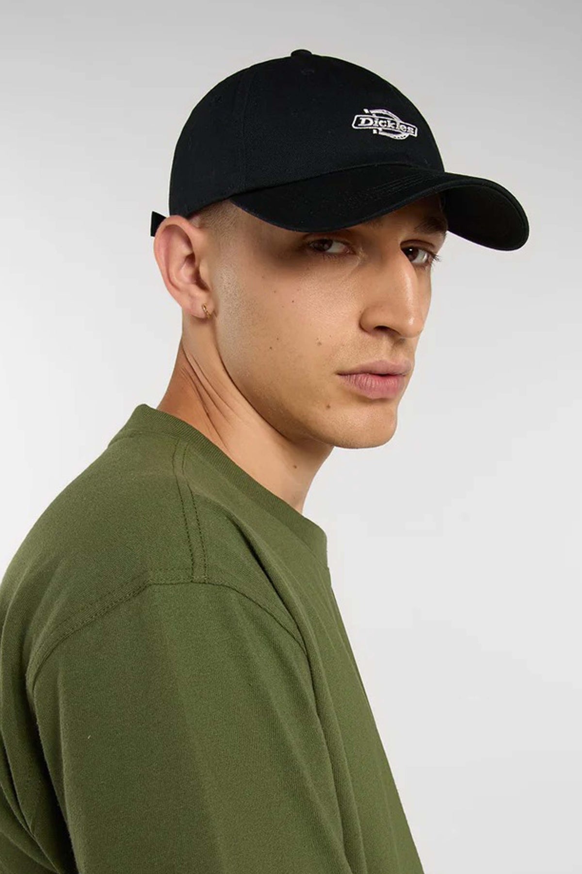 DICKIES ESSENTIAL DAD CAP en color NEGRO (4)