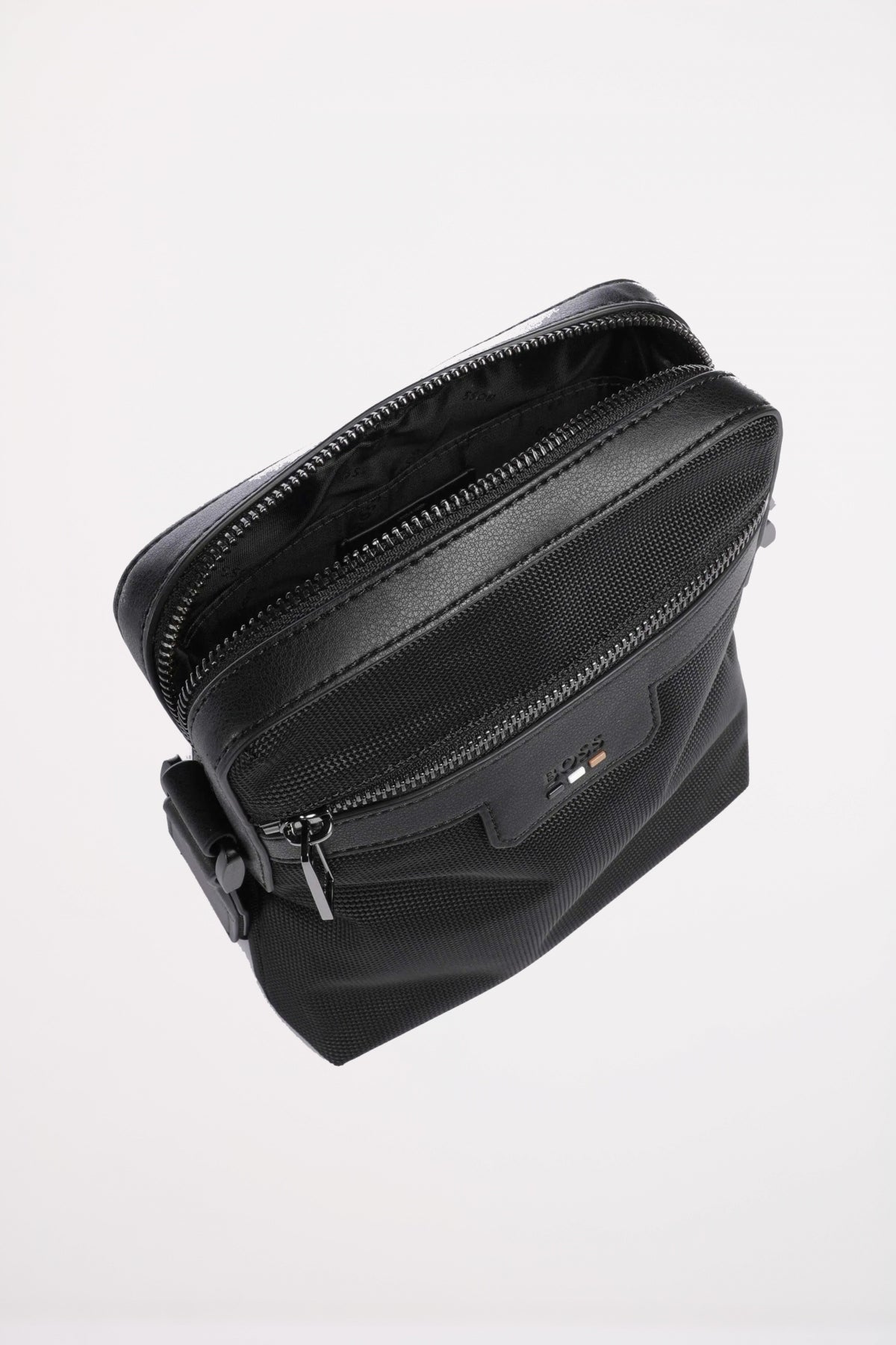 HUGO BOSS RAY N NS ZIP en color NEGRO (4)