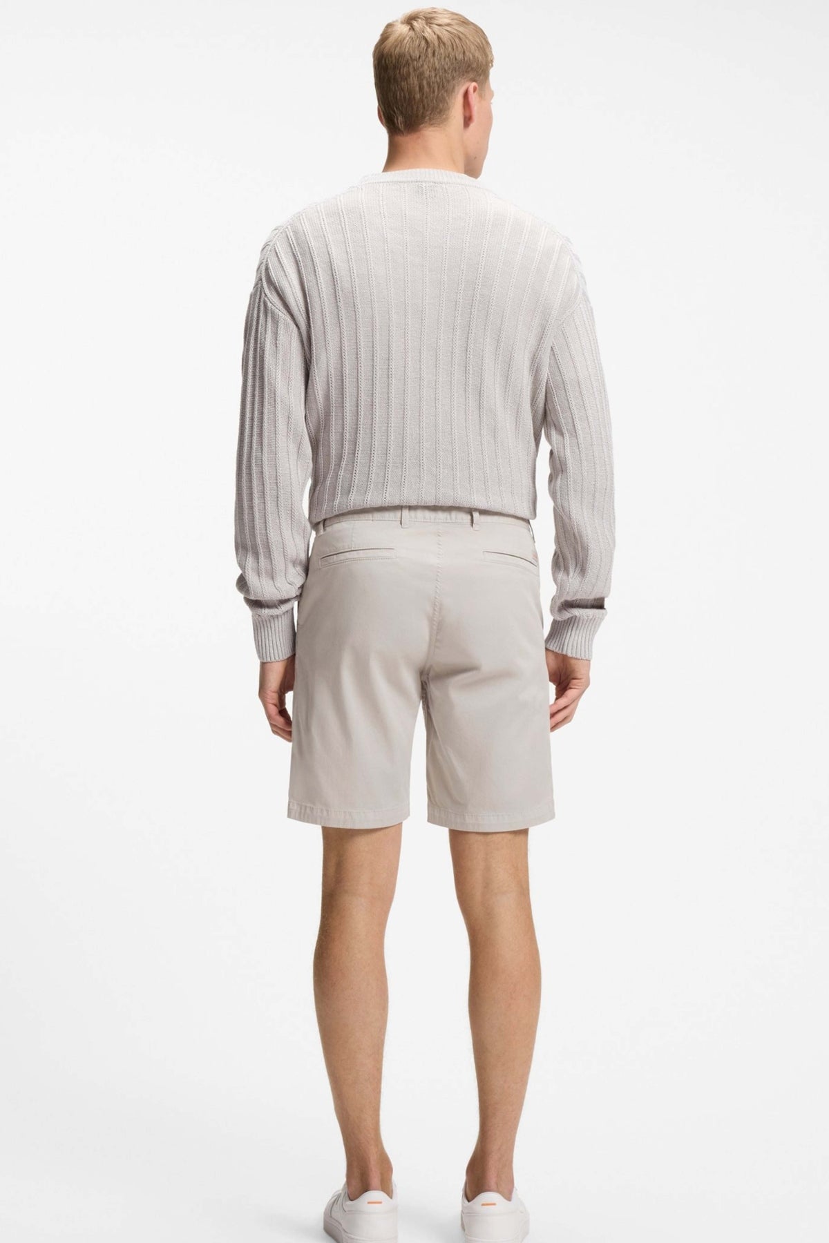 BOSS Chino-slim-Shorts en color BEIS (2)