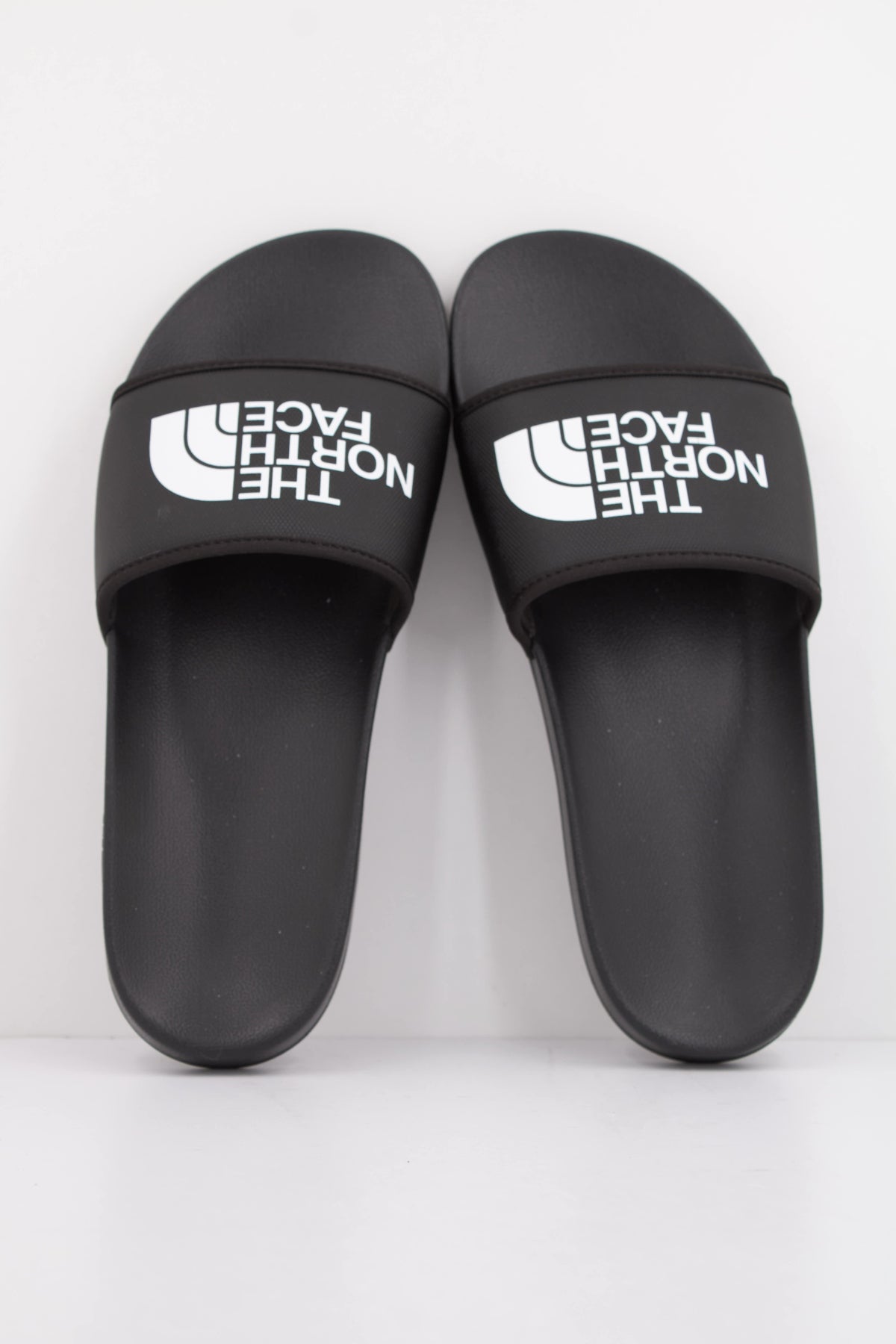 THE NORTH FACE PALA M BASECAMP SLIDE en color NEGRO (3)