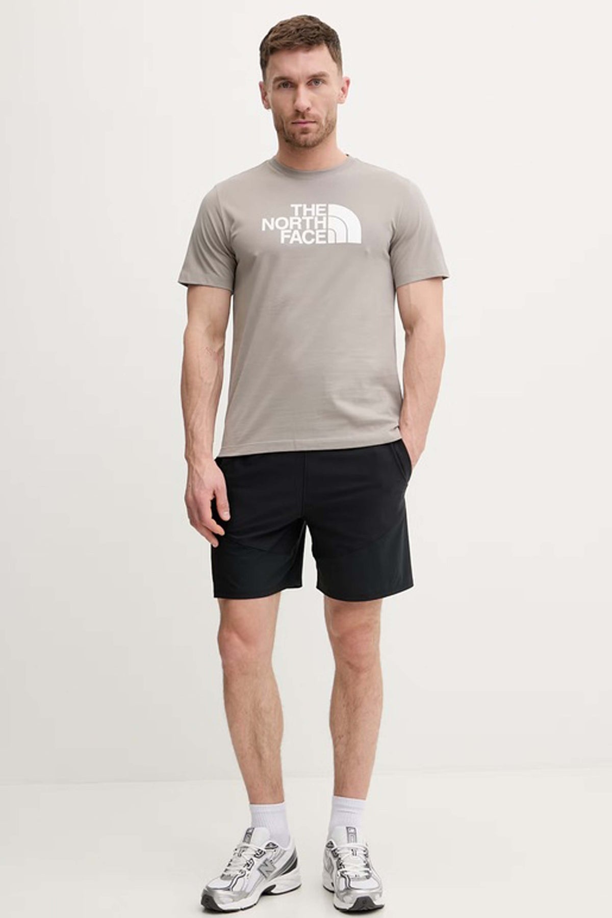 THE NORTH FACE T-SHIRT en color GRIS (1)
