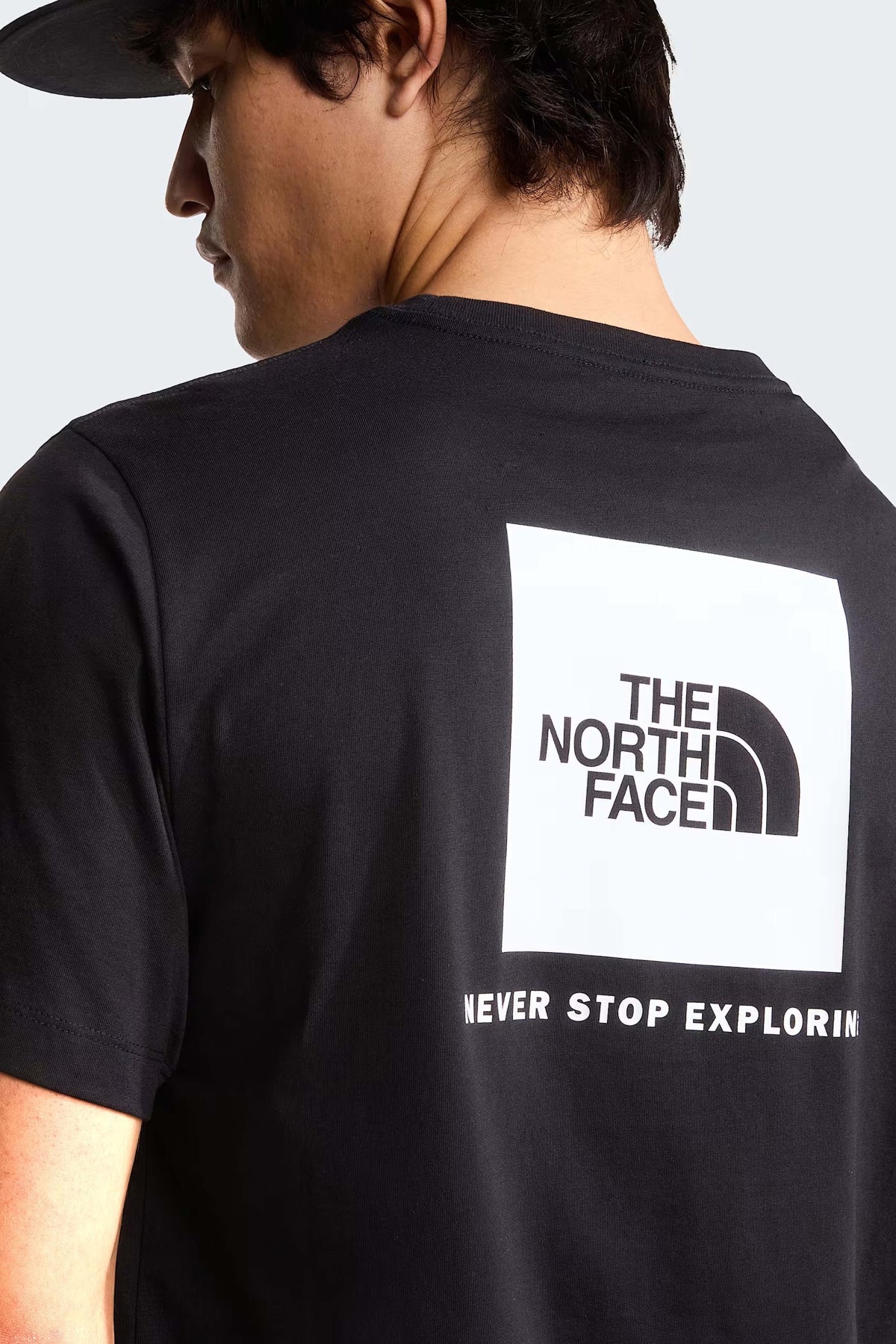 THE NORTH FACE T-SHIRT en color NEGRO (3)