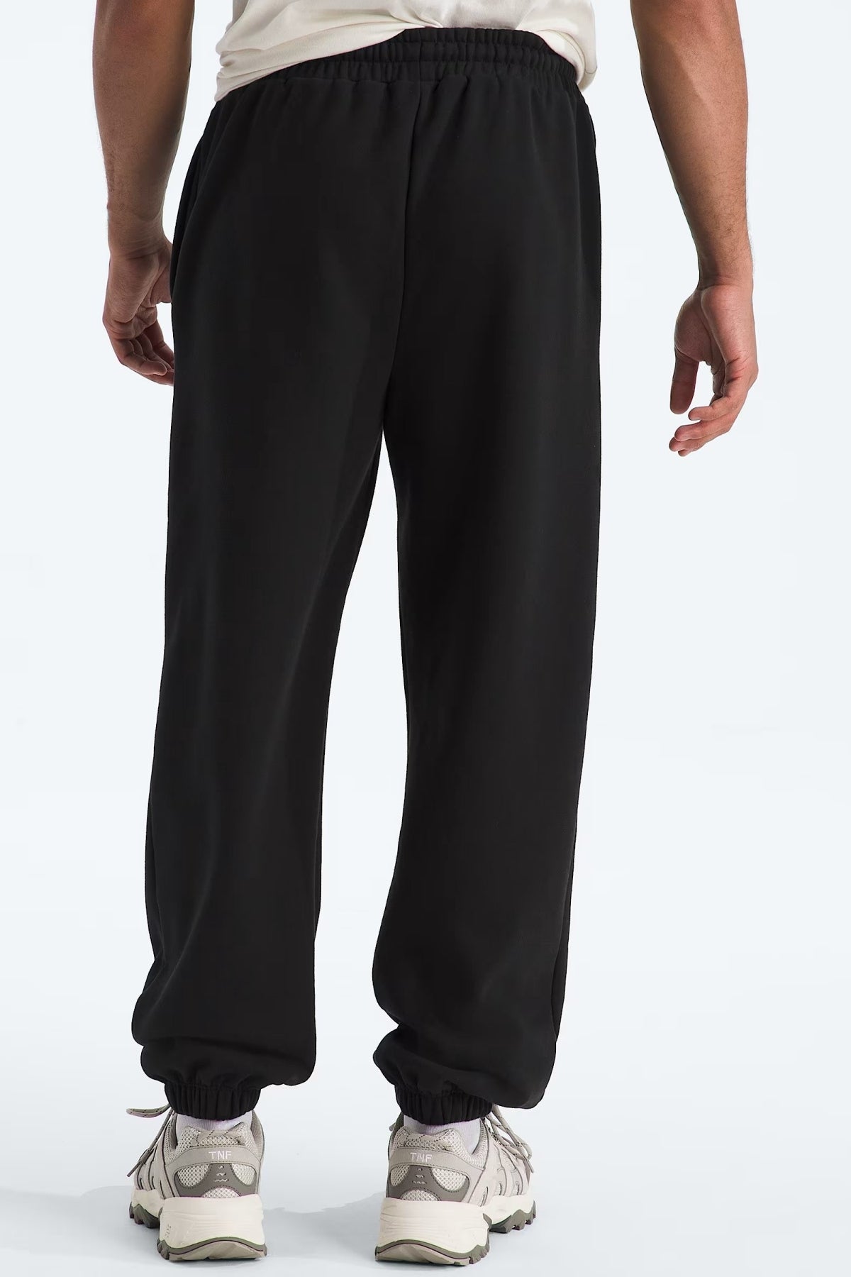 THE NORTH FACE M ESS SD RLX PANT en color (2)