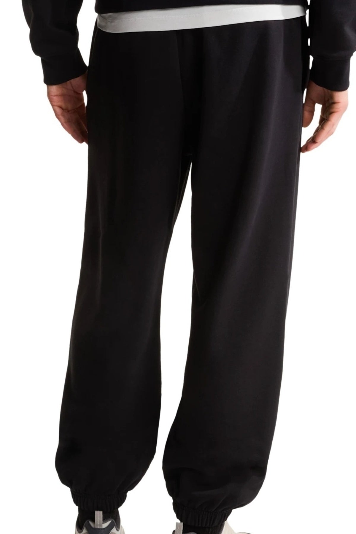 THE NORTH FACE M ESS TERRY SD RLX PANT en color NEGRO (2)