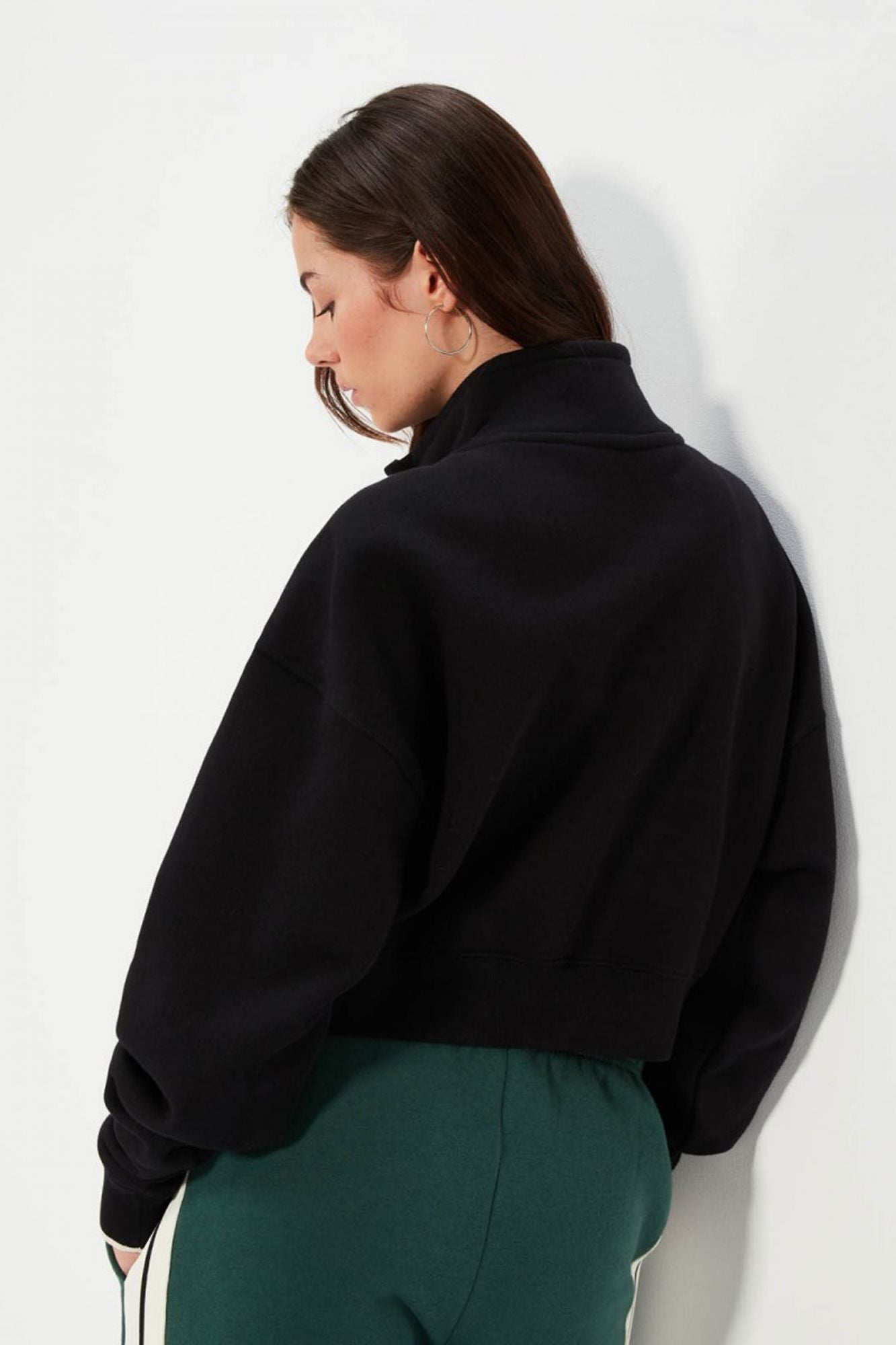 ELLESSE INNOCENZO CROP SWEATSHIRT en color NEGRO (3)