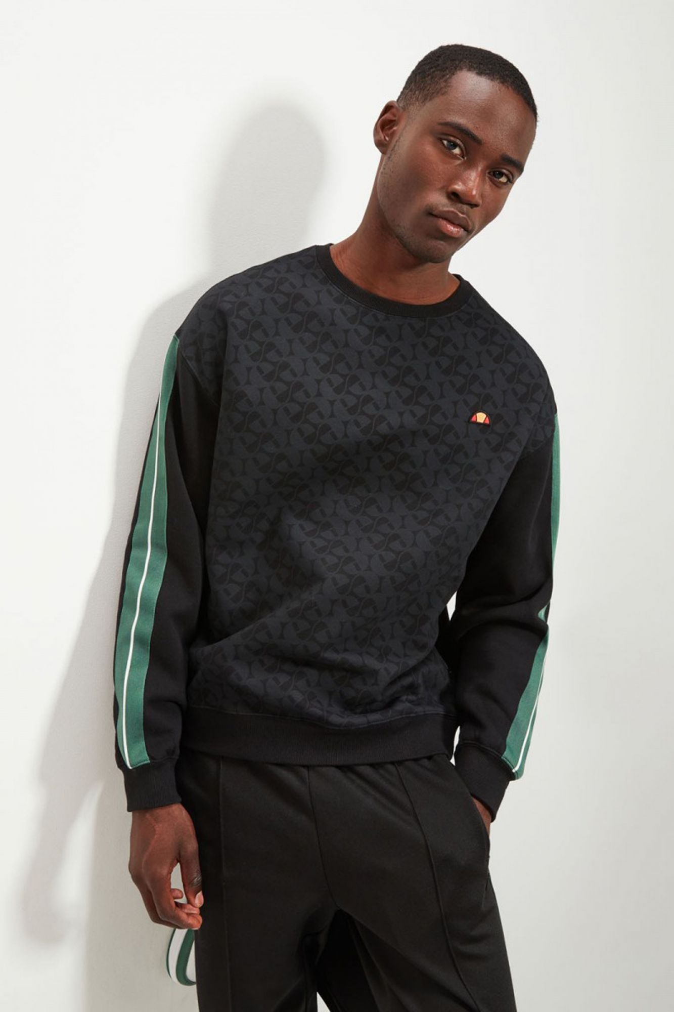 ELLESSE ITALIE SWEATSHIRT en color NEGRO (1)