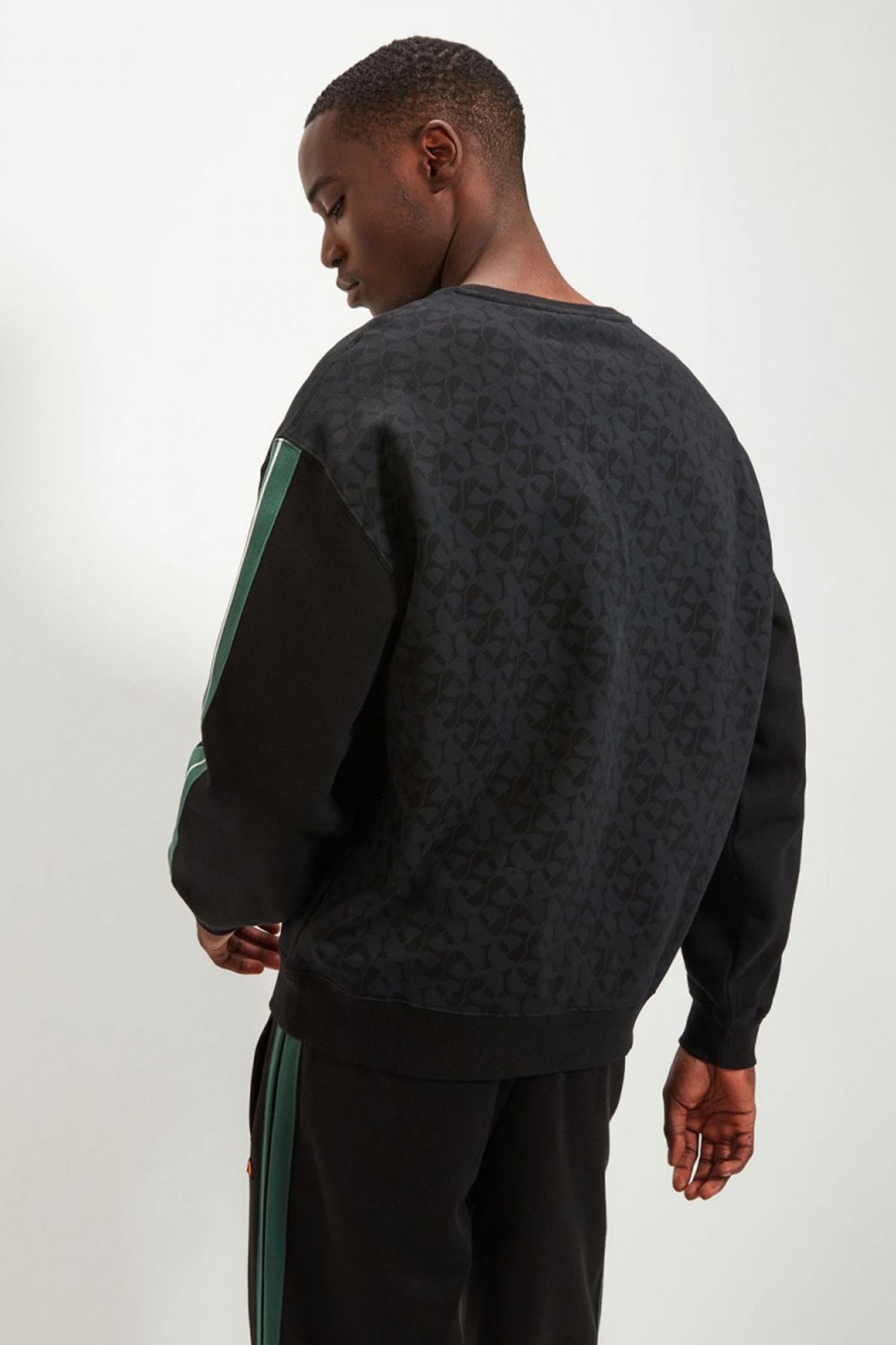 ELLESSE ITALIE SWEATSHIRT en color NEGRO (3)