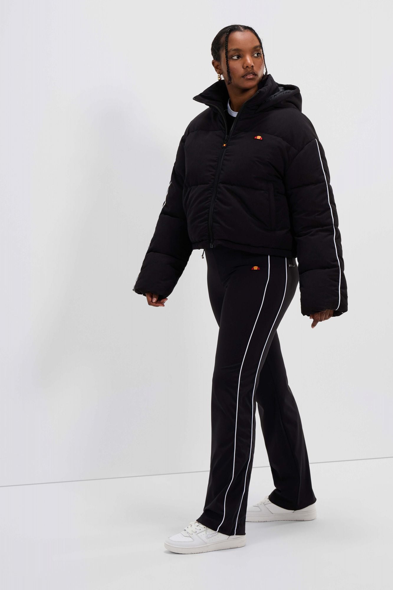 ELLESSE KSAMIL PADDED JACKET en color NEGRO (4)