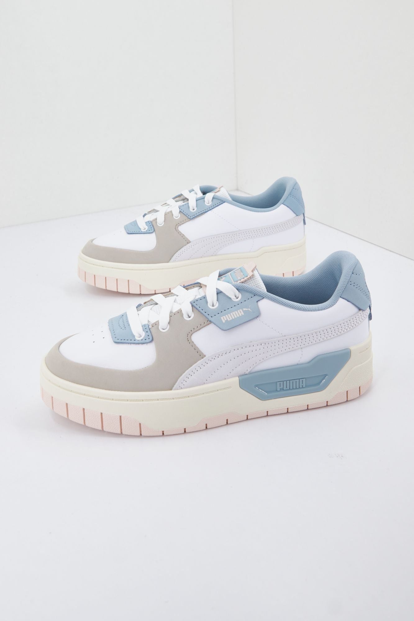 PUMA CALI DREAM PASTEL en color BLANCO (1)