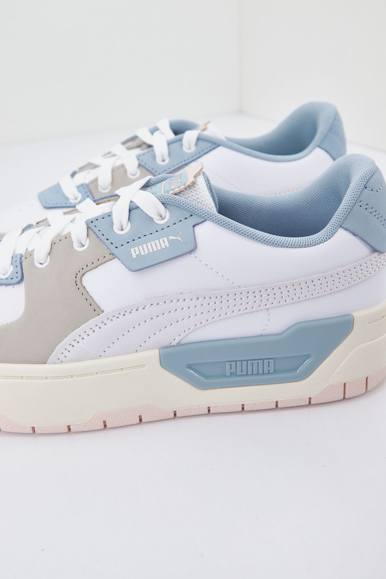 PUMA CALI DREAM PASTEL en color BLANCO (2)